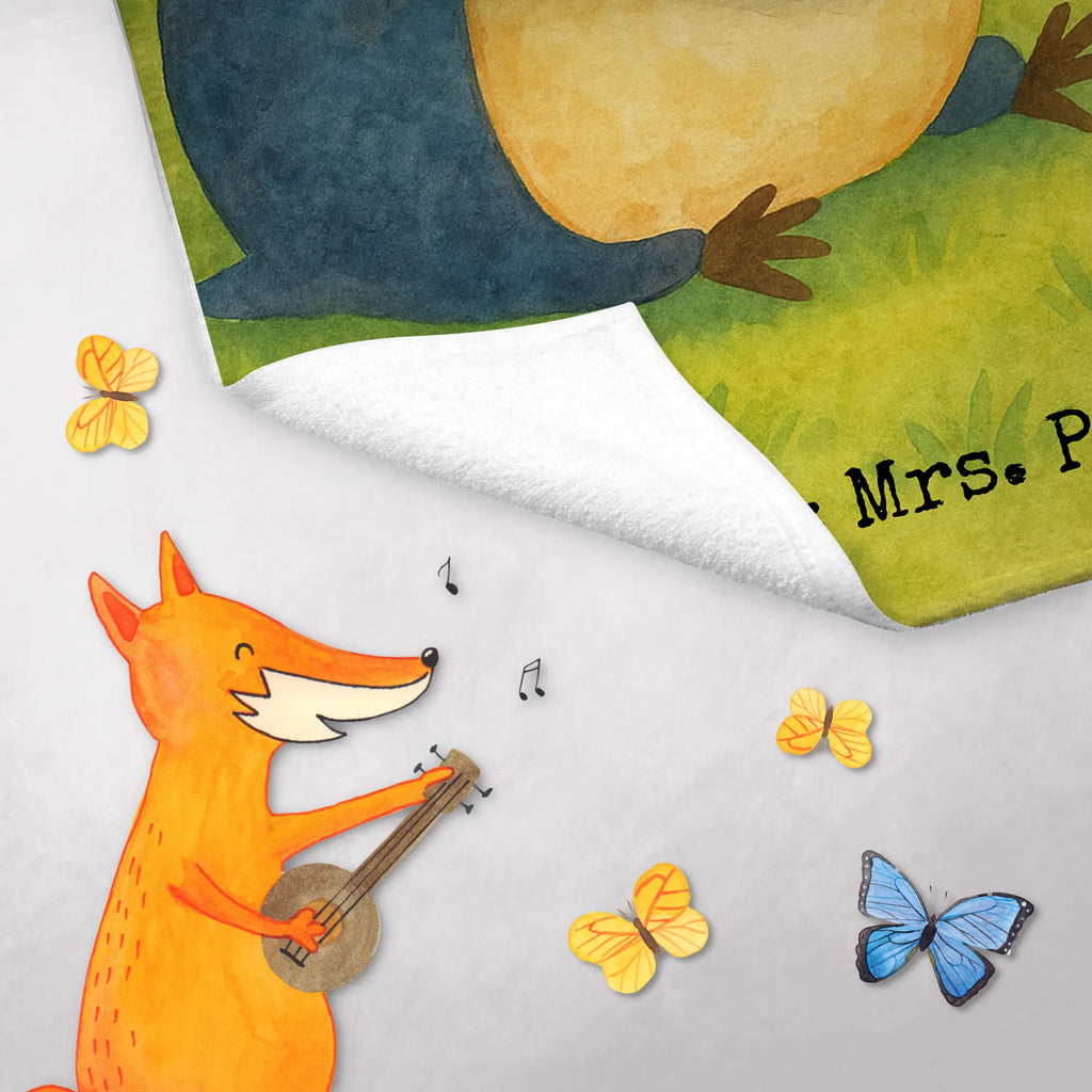 Personalisiertes Gästehandtuch Pinguin Buch Design Gästehandtuch Weiß Mit Namen, Kleines Handtuch Personalisiert, Gästehandtuch Mit Muster Und Name, Gästehandtuch Schwarz Mit Namen, Gästehandtuch Baumwolle Mit Namen, Gästehandtuch Pflegeleicht Mit Gravur, Gästehandtuch Schnell Trocknend Mit Wunschtext, Gästehandtuch Bio Baumwolle Mit Text, Gästehandtuch Bunt Personalisiert, Gästehandtuch Beige Mit Gravur, Handtuch Gästezimmer Mit Namen, Gästehandtuch Strapazierfähig Mit Text, Gästehandtuch Grau Mit Wunschtext, Handtuch Für Gäste Mit Name, Waschhandtuch Mit Wunschtext, Handtuch Für Gäste-WC Mit Name, Gästehandtuch Bad Mit Wunschtext, Gästehandtuch 30x50 Mit Name, Gästehandtuch Modern Mit Namen, Gästehandtuch Hochwertig Personalisiert, Personalisiertes Gästehandtuch, Handtuch Gästeformat Mit Gravur, Gästehandtuch Für Hotels Mit Gravur, Handtuch Klein Mit Namen, Gäste-Tuch Mit Wunschtext, Gästehandtuch Weich Mit Namen, Gästehandtuch Mit Bordüre Und Wunschtext, Gästehandtuch Badezimmer Personalisiert, Gästehandtuch Set Personalisiert, Gästehandtuch Ökologisch Mit Namen, Gästehandtuch Nachhaltig Personalisiert, Handtuch Für Toilette Personalisiert, Gästehandtücher Mit Wunschtext, Gästehandtuch Mit Namen, Gästehandtuch Waschbar Mit Name, Gästehandtuch Klassisch Mit Wunschtext, Gästehandtuch Saugfähig Mit Wunschtext, Pinguin, Lesen, Bücherwurm, Urlaub, Buch, Faulenzen, Pinguine, Ferien, Freizeit, Nichtstun