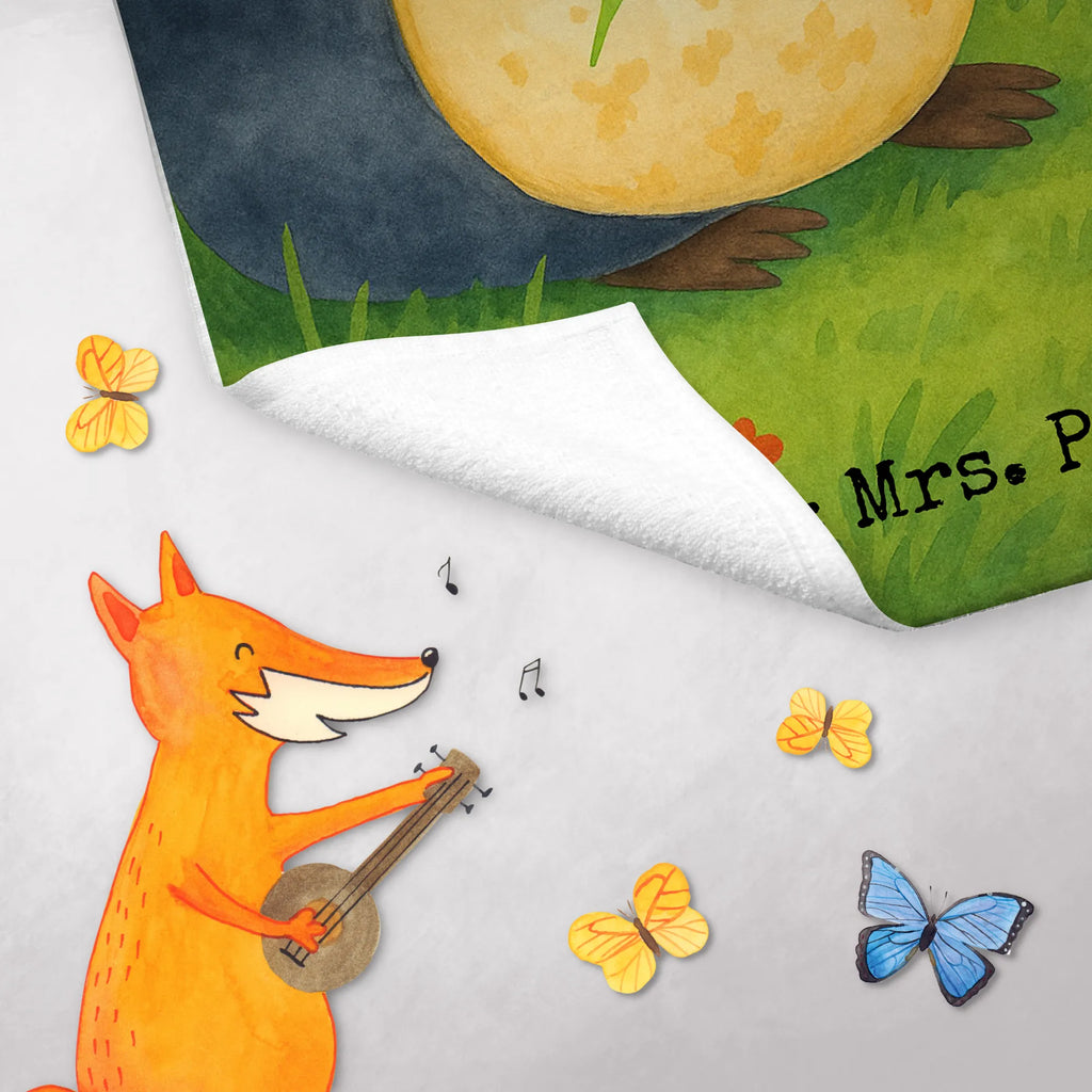 Personalisiertes Gästehandtuch Pinguin Blumen Design Gästehandtuch Mit Muster Und Name, Gästehandtuch 30x50 Mit Name, Handtuch Für Gäste-WC Mit Name, Gästehandtuch Set Personalisiert, Handtuch Gästezimmer Mit Namen, Gästehandtuch Schnell Trocknend Mit Wunschtext, Gästehandtuch Saugfähig Mit Wunschtext, Gästehandtuch Mit Namen, Gästehandtuch Ökologisch Mit Namen, Gästehandtuch Strapazierfähig Mit Text, Gästehandtuch Bunt Personalisiert, Gästehandtuch Klassisch Mit Wunschtext, Gästehandtuch Bad Mit Wunschtext, Gästehandtuch Bio Baumwolle Mit Text, Personalisiertes Gästehandtuch, Gästehandtuch Schwarz Mit Namen, Gästehandtuch Für Hotels Mit Gravur, Gästehandtuch Pflegeleicht Mit Gravur, Handtuch Klein Mit Namen, Gästehandtuch Badezimmer Personalisiert, Gästehandtuch Baumwolle Mit Namen, Gästehandtuch Mit Bordüre Und Wunschtext, Gästehandtuch Weiß Mit Namen, Gästehandtuch Waschbar Mit Name, Handtuch Für Toilette Personalisiert, Gästehandtuch Grau Mit Wunschtext, Gästehandtuch Beige Mit Gravur, Gästehandtuch Nachhaltig Personalisiert, Gästehandtuch Weich Mit Namen, Handtuch Für Gäste Mit Name, Gästehandtücher Mit Wunschtext, Kleines Handtuch Personalisiert, Gäste-Tuch Mit Wunschtext, Handtuch Gästeformat Mit Gravur, Gästehandtuch Modern Mit Namen, Gästehandtuch Hochwertig Personalisiert, Waschhandtuch Mit Wunschtext, Pinguin, Leben, Liebeskummer, Universum, Geschenkidee, Wünsche, Lebensziele, Pinguine, Motivation, Lebenslust, Ziele, Blumenkranz