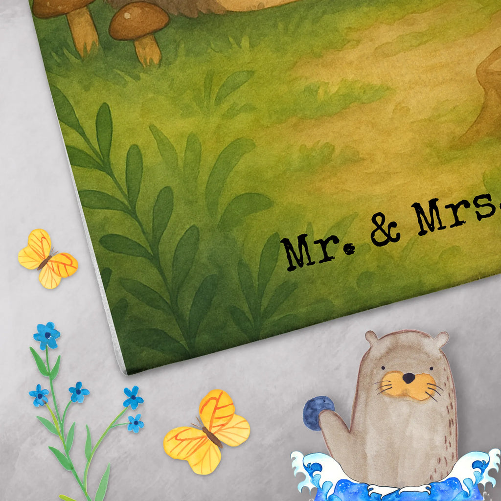 Gästehandtuch Igel Federschmuck Design Gästehandtuch, Gästehandtücher, Handtuch Für Gäste, Gäste-Tuch, Kleines Handtuch, Handtuch Klein, Waschhandtuch, Handtuch Für Gäste-WC, Handtuch Für Toilette, Gästehandtuch Bad, Gästehandtuch Badezimmer, Handtuch Gästezimmer, Gästehandtuch Für Hotels, Gästehandtuch 30x50, Gästehandtuch Set, Gästehandtuch Baumwolle, Gästehandtuch Bio Baumwolle, Gästehandtuch Saugfähig, Gästehandtuch Weich, Gästehandtuch Hochwertig, Gästehandtuch Pflegeleicht, Gästehandtuch Waschbar, Gästehandtuch Strapazierfähig, Gästehandtuch Schnell Trocknend, Gästehandtuch Weiß, Gästehandtuch Beige, Gästehandtuch Grau, Gästehandtuch Schwarz, Gästehandtuch Bunt, Gästehandtuch Mit Muster, Gästehandtuch Mit Bordüre, Gästehandtuch Modern, Gästehandtuch Klassisch, Handtuch Gästeformat, Gästehandtuch Nachhaltig, Gästehandtuch Ökologisch, Waldtiere, Tiere, Igel, Indianer, Abenteuer, Lagerfeuer, Camping