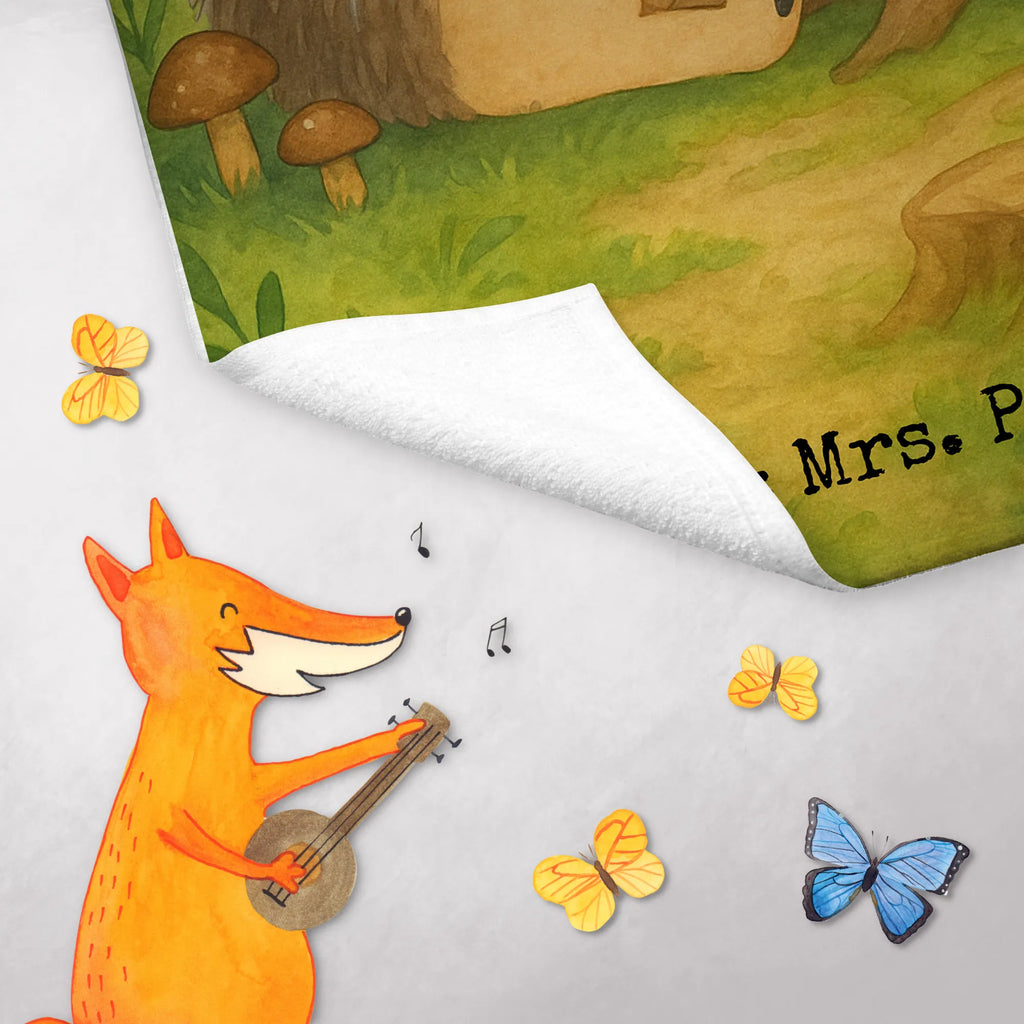 Gästehandtuch Igel Federschmuck Design Gästehandtuch, Gästehandtücher, Handtuch Für Gäste, Gäste-Tuch, Kleines Handtuch, Handtuch Klein, Waschhandtuch, Handtuch Für Gäste-WC, Handtuch Für Toilette, Gästehandtuch Bad, Gästehandtuch Badezimmer, Handtuch Gästezimmer, Gästehandtuch Für Hotels, Gästehandtuch 30x50, Gästehandtuch Set, Gästehandtuch Baumwolle, Gästehandtuch Bio Baumwolle, Gästehandtuch Saugfähig, Gästehandtuch Weich, Gästehandtuch Hochwertig, Gästehandtuch Pflegeleicht, Gästehandtuch Waschbar, Gästehandtuch Strapazierfähig, Gästehandtuch Schnell Trocknend, Gästehandtuch Weiß, Gästehandtuch Beige, Gästehandtuch Grau, Gästehandtuch Schwarz, Gästehandtuch Bunt, Gästehandtuch Mit Muster, Gästehandtuch Mit Bordüre, Gästehandtuch Modern, Gästehandtuch Klassisch, Handtuch Gästeformat, Gästehandtuch Nachhaltig, Gästehandtuch Ökologisch, Waldtiere, Tiere, Igel, Indianer, Abenteuer, Lagerfeuer, Camping