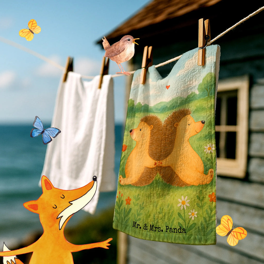 Gästehandtuch Igel händchenhaltend Design Gästehandtuch Grau, Handtuch Für Gäste, Handtuch Gästezimmer, Gästehandtuch Für Hotels, Gäste-Tuch, Gästehandtuch Pflegeleicht, Gästehandtuch Modern, Gästehandtuch Badezimmer, Handtuch Klein, Gästehandtuch Bio Baumwolle, Gästehandtuch Bunt, Gästehandtuch Strapazierfähig, Gästehandtuch Hochwertig, Gästehandtuch Beige, Gästehandtuch Set, Handtuch Gästeformat, Gästehandtuch Klassisch, Gästehandtuch Mit Muster, Gästehandtuch Mit Bordüre, Gästehandtuch Schwarz, Gästehandtuch Ökologisch, Gästehandtuch Schnell Trocknend, Waschhandtuch, Gästehandtuch Nachhaltig, Gästehandtuch Bad, Handtuch Für Toilette, Gästehandtuch, Gästehandtuch Waschbar, Gästehandtücher, Gästehandtuch Weich, Handtuch Für Gäste-WC, Gästehandtuch Baumwolle, Gästehandtuch Weiß, Gästehandtuch 30x50, Gästehandtuch Saugfähig, Kleines Handtuch, Liebe, Partner, Freund, Freundin, Ehemann, Ehefrau, Heiraten, Verlobung, Heiratsantrag, Liebesgeschenk, Jahrestag, Hocheitstag, Geschenk für zwei, Hochzeit, Lieblingsmensch, Liebesbeweis, Gemeinsamkeit, Igel, Love, Hand in Hand, große Liebe, Liebesbotschaft, Igelliebe