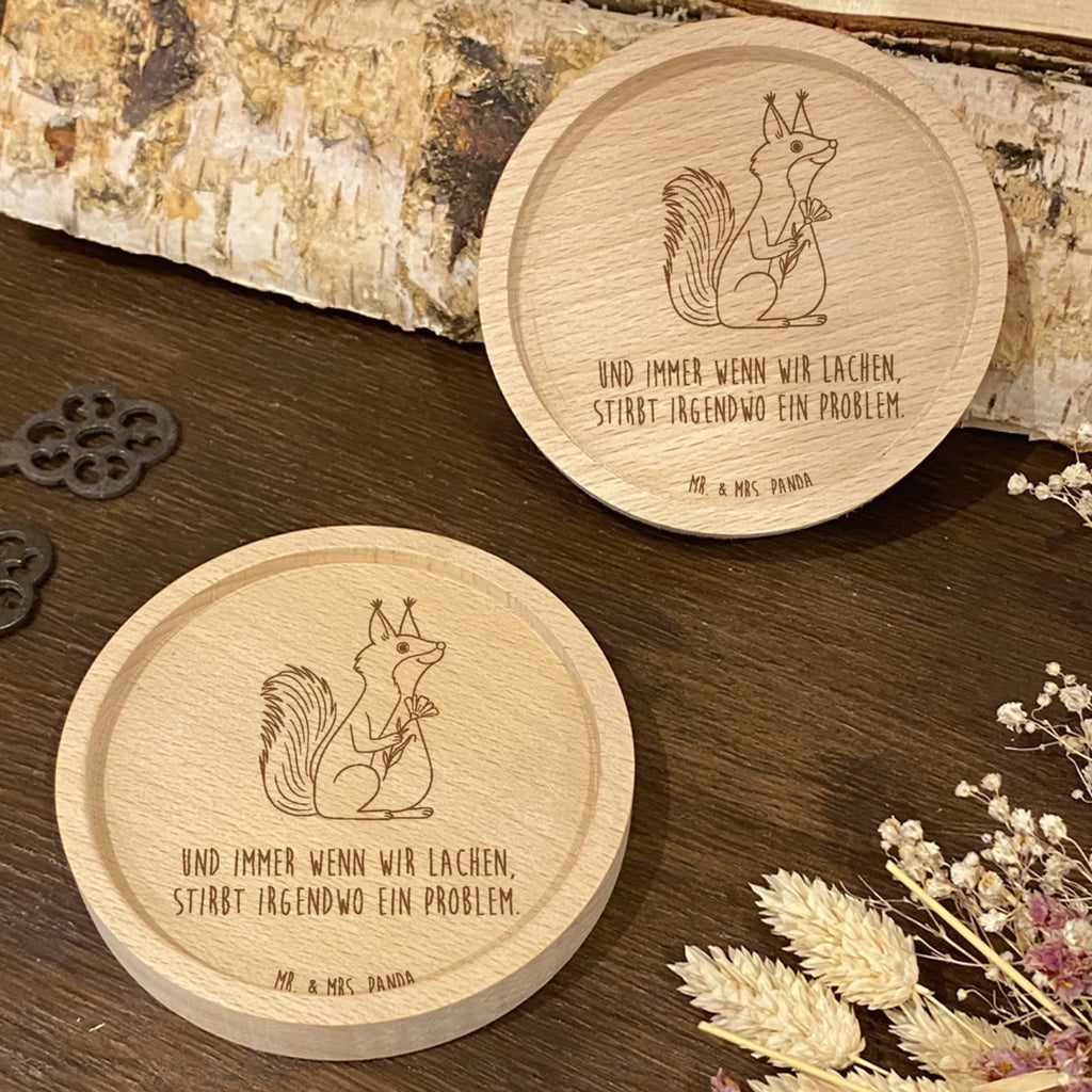 Holz Untersetzer Eichhörnchen Blume Gravierte Untersetzer, Untersetzer, Untersetzer graviert, Holz Untersetzer, Tiermotive, Gute Laune, lustige Sprüche, Tiere, Eichhorn, glücklich Spruch, Motivation Sprüche, Spaß, Motivation Bilder, Eichhörnchen, Spruch Deko, Spruch positiv, Lachen
