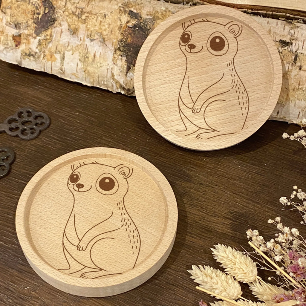 Holz Untersetzer Plumplori Glücklich Untersetzer, Gravierte Untersetzer, Untersetzer graviert, Holz Untersetzer, Tiermotive, Gute Laune, lustige Sprüche, Tiere, Glück, Plumplori, Niedlich