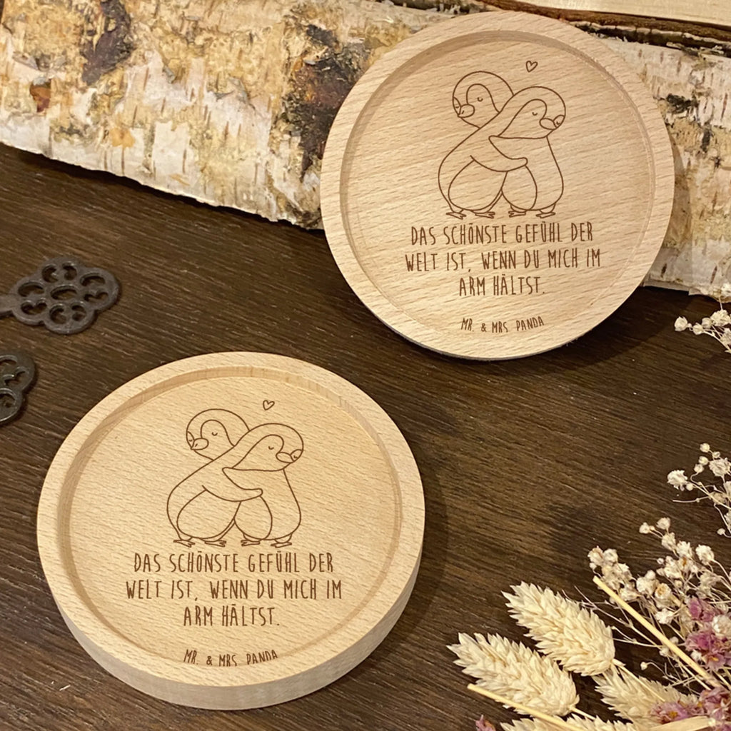 Holz Untersetzer Pinguine Kuscheln Untersetzer, Untersetzer graviert, Gravierte Untersetzer, Holz Untersetzer, Liebe, Partner, Freund, Freundin, Ehemann, Ehefrau, Heiraten, Verlobung, Heiratsantrag, Liebesgeschenk, Jahrestag, Hocheitstag, für Ehemann, Geschenk für Frauen, für Männer, Geschenk für Partner, Valentinstag, Geschenk für Freundin, Liebesbeweis, Hochzeitstag, Mitbringsel