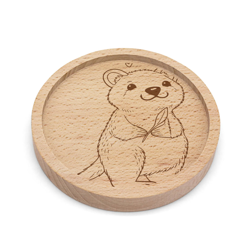 Holz Untersetzer Quokka Happy Gravierte Untersetzer, Untersetzer graviert, Holz Untersetzer, Untersetzer, Tiermotive, Gute Laune, lustige Sprüche, Tiere, Lustiger Spruch, Niedliches Tier, Dinge erledigen, Quokka, Aufschieberitis, Verschieben