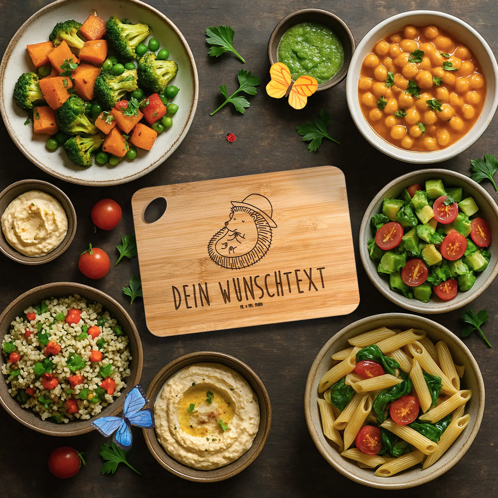 Personalisiertes Schneidebrett Igel Beten Schneidebrett Mit Initialen, Schneidebrett Mit Datum, Schneidebrett Mit Spruch Und Namen, Schneidebrett Geburtstag Mit Gravur, Schneidebrett Mit Logo, Schneidebrett selber gestalten, Personalisiertes Bambus Schneidebrett, Geschenkidee Schneidebrett Mit Namen, Bambusbrett Mit Namen, Schneidebrett Mit Gravur, Frühstücksbrett Mit Namen, Küchenbrett Mit Namen, Hochwertiges Schneidebrett Mit Gravur, Werbegeschenk mit Text, Schneidebrett Familie Mit Namen, Schneidebrett Geschenk Personalisiert, Schneidebrett Bambus Mit Gravur, Schneidebrett Mit Namen, Schneidebrett Selbst Gestalten, Personalisiertes Schneidebrett, Schneidebrett Mit Wunschtext, Schneidebrett Mit Herzen Und Wunschtext, Personalisiertes Küchenbrett, Schneidebrett Mit Motiv Und Namen, Bambusbrettchen Mit Gravur, Werbegeschenk mit Firmennamen, Schneidebrett Für Grillfans Mit Gravur, Schneidebrett Holz Mit Namen, Schneidebrett individuell, Schneidebrett Mit Personalisierung, Schneidebrett Hochzeit Geschenk Mit Gravur, Holzbrett Mit Gravur, Schneidebrett Für Paare Mit Namen, Tiermotive, Gute Laune, lustige Sprüche, Tiere, Igel, Dankbar sein, Leben, Dankbarkeit, dankbar, Sonnenhut, Amen, Igel mit Hut, genießen, Gott, beten