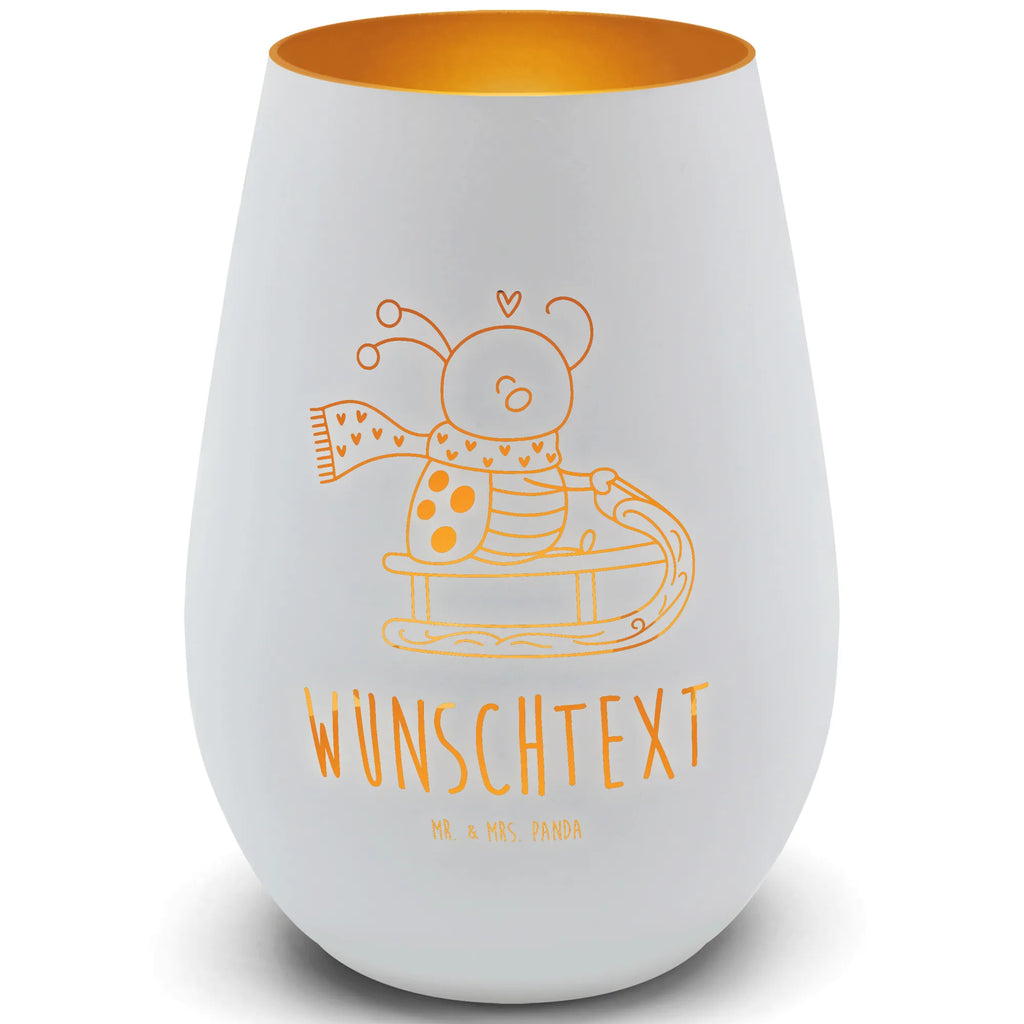 Gold Windlicht Personalisiert Smörle Rodeln Deko Windlicht Gold Mit Namen, Windlicht Aus Glas Gold Mit Text, Windlicht Gold Mit Spruch, Windlicht Aus Metall Gold Mit Gravur, Windlicht In Gold Personalisiert, Windlicht Mit Widmung Goldfarben, Windlicht Mit Persönlicher Botschaft Gold, Windlicht Mit Wunschtext Gold, Tischdeko Windlicht Gold Mit Namen, Personalisiertes Windlicht Gold, Edles Windlicht Goldfarben Mit Text, Windlicht Gold Mit Namen, Windlicht Gold Mit Liebevollem Spruch, Luxuriöses Windlicht In Gold Personalisiert, Windlicht Gold Für Innenbereich Mit Wunschtext, Windlicht Gold Für Weihnachten Mit Spruch, Goldener Teelichthalter Mit Wunschtext, Windlicht Mit Gravur Goldfarben, Kerzenhalter Gold Mit Gravur, Laterne Gold Mit Personalisierung, Windlicht Gold Romantisch Mit Gravur, Windlicht Mit Initialen In Gold, Gold Windlicht Hochzeit Mit Wunschtext, Windlicht Gold Geschenk Personalisiert, Windlicht Goldfarben Mit Personalisierung, Winter, Weihnachten, Weihnachtsdeko, Nikolaus, Advent, Heiligabend, Wintermotiv, Schlittenfahren, Smörle, Marzipan