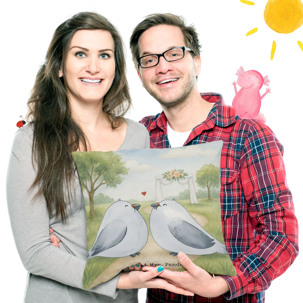 40x40 Kissen Tauben Liebe Design Sofakissen, Kopfkissen 40x40, Dekokissen Sofa, sitzkissen, Kissenhülle 40x40, Kopfkissen, Kissen, Sofakissen 40x40, Dekokissen, Couchkissen, Kissenbezüge, Kissen 40x40, sofakissen, Motivkissen, Kissen 40x40 Waschbar, Dekokissen 40x40, Kissenbezug 40x40, Zierkissen, Kissenhülle, Hochzeit, Hochzeitsgeschenk, Ehe, Hochzeitsfeier, Trauung, Trauungsgeschenk, Hochzeitskarte, Verlobungsfeier, Verlobungsgeschenk, Hochzeitsgeschenkideen, Hochzeitsgeschenke für Brautpaar, Turteltauben, Paargeschenk, Liebe, Freundin, Freund, Paar, Taube, Tauben, Turteltaube