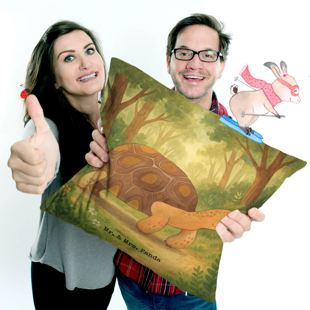 40x40 Kissen Schildkröte Marschieren Design Dekokissen 40x40, Dekokissen, Sofakissen, Kissenbezüge, Kissen 40x40 Waschbar, Zierkissen, Kissenhülle, Kissen, Sofakissen 40x40, Dekokissen Sofa, Couchkissen, Kissenhülle 40x40, Kissenbezug 40x40, Motivkissen, sitzkissen, Kissen 40x40, sofakissen, Kopfkissen 40x40, Kopfkissen, Meerestiere, Meer, Urlaub, get lost, Lieblingsmensch, Schildkröten, Abenteuer, Motivation, Neustart, Reiselust, Inspiration, Schildkröte