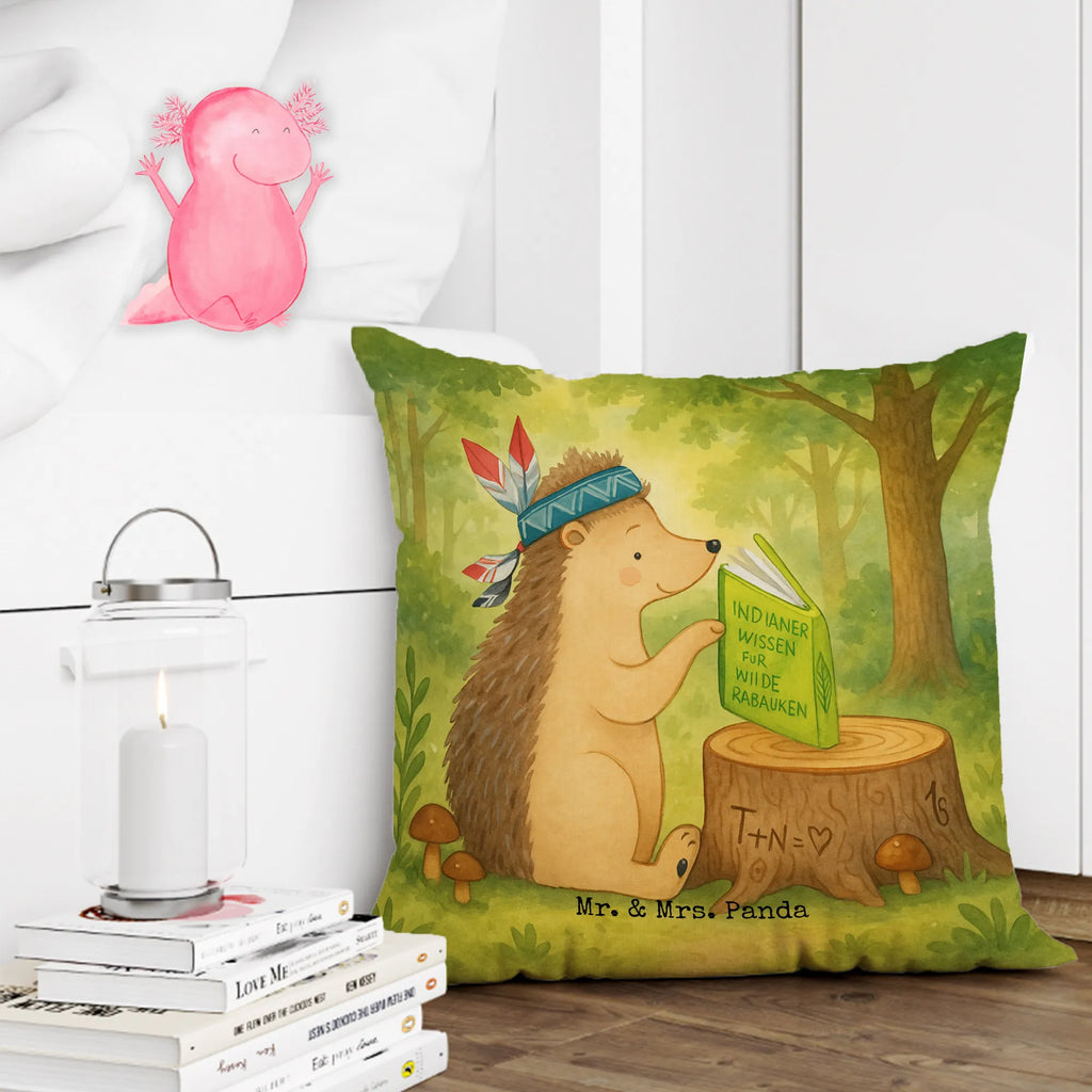 40x40 Kissen Igel Federschmuck Design Kissenhülle, Kopfkissen, Sofakissen, Dekokissen, Motivkissen, sofakissen, sitzkissen, Kissen, Kissenbezüge, Kissenbezug 40x40, Kissen 40x40, Kissenhülle 40x40, Zierkissen, Couchkissen, Dekokissen Sofa, Sofakissen 40x40, Dekokissen 40x40, Kopfkissen 40x40, Kissen 40x40 Waschbar, Waldtiere, Tiere, Igel, Indianer, Abenteuer, Lagerfeuer, Camping