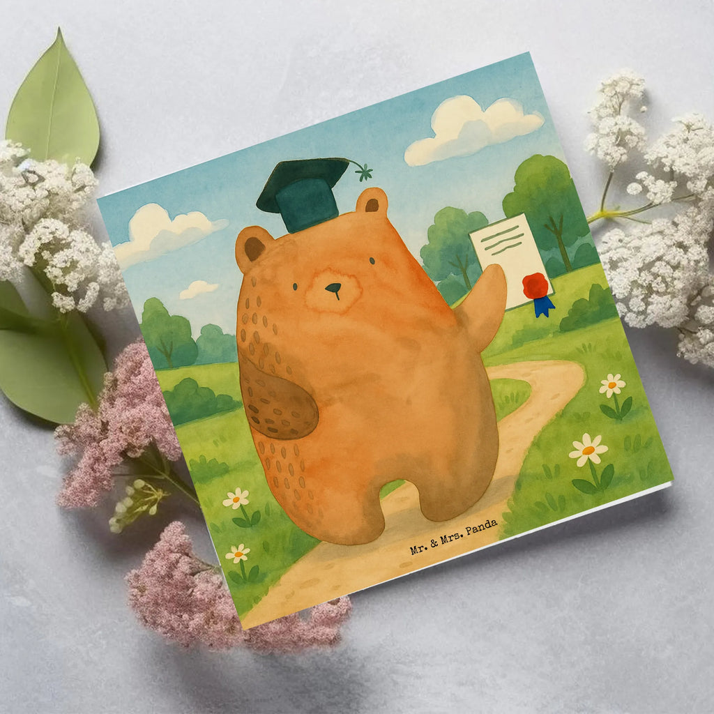 Deluxe Karte Bär Prüfung Design Karte, Grußkarte, Klappkarte, Einladungskarte, Glückwunschkarte, Hochzeitskarte, Geburtstagskarte, Hochwertige Grußkarte, Hochwertige Klappkarte, Bär, Teddy, Teddybär, Abitur, Prüfungen, Prüfung bestanden, Abschluss, Zeugnis, Abschlusszeugnis