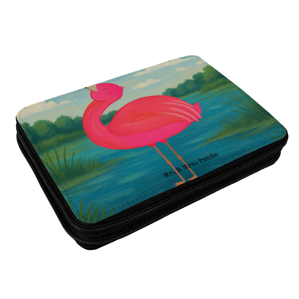 Federmappe Flamingo Stolz Design Federmappe, Stiftetasche, Stifte Etui, Schule, Einschulung, Geschenk, Kind, Schüler, Schülerin, Stifterolle, Federmäppchen, Motiv, Grundschule, Federmäppchen bedruckt, Büro Stifte Etui, Bestückte Federmappe, Kinder Federmappe, Federmappe Einschulung, Flamingo, stolz, Freude, Selbstliebe, Selbstakzeptanz, Freundin, beste Freundin, Tochter, Mama, Schwester