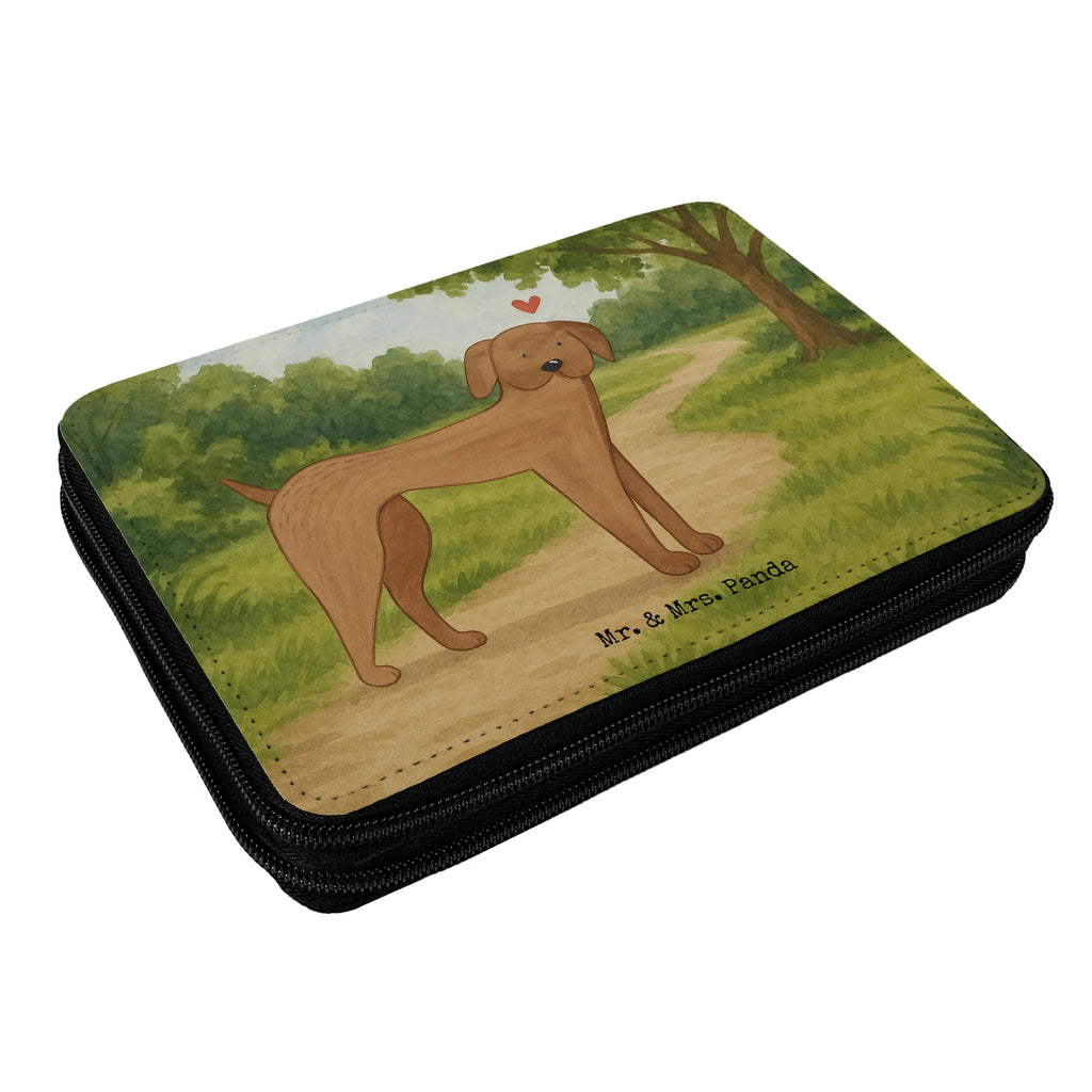 Federmappe Hund Dogge Design Federmappe, Stiftetasche, Stifte Etui, Schule, Einschulung, Geschenk, Kind, Schüler, Schülerin, Stifterolle, Federmäppchen, Motiv, Grundschule, Federmäppchen bedruckt, Büro Stifte Etui, Bestückte Federmappe, Kinder Federmappe, Federmappe Einschulung, Hund, Hundemotiv, Haustier, Hunderasse, Tierliebhaber, Hundebesitzer, Sprüche, Hunde, Dogge, Deutsche Dogge, Great Dane