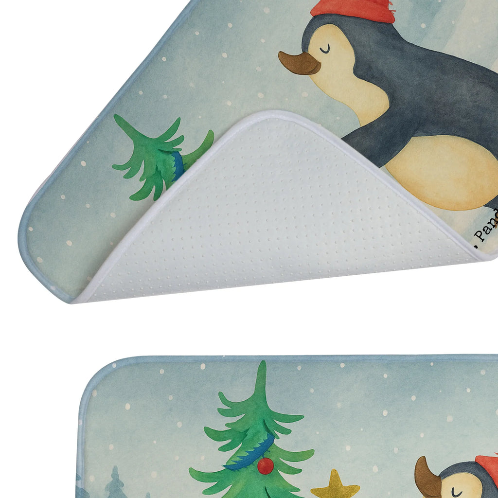 Badematte Pinguin Weihnachtsbaum Design Badvorleger, Badezimmerteppich, Badematte, Badteppich, Duschvorleger, Badgarnitur, Badläufer, Badematten Set, Rutschfester Badvorleger, Weicher Badvorleger, Saugfähiger Badvorleger, Waschbarer Badvorleger, Badvorleger Baumwolle, Badvorleger Mikrofaser, Badvorleger Naturmaterial, Badvorleger Nachhaltig, Badvorleger Für Dusche, Badvorleger Für Badewanne, Badvorleger Für Gäste-WC, Badvorleger Klein, Badvorleger Groß, Rechteckiger Badvorleger, Runder Badvorleger, Badvorleger Modern, Badvorleger Klassisch, Badvorleger Vintage, Badvorleger Design, Badvorleger Gemustert, Badvorleger Weiß, Badvorleger Schwarz, Badvorleger Antirutsch, Badvorleger Teppich, Badezimmer Matte, Bad Fußmatte, Weiche Badezimmermatte, Badematte Rutschfest, Badmatte Waschbar, Teppich Fürs Bad, Winter, Weihnachten, Weihnachtsdeko, Nikolaus, Advent, Heiligabend, Wintermotiv, Pinguin