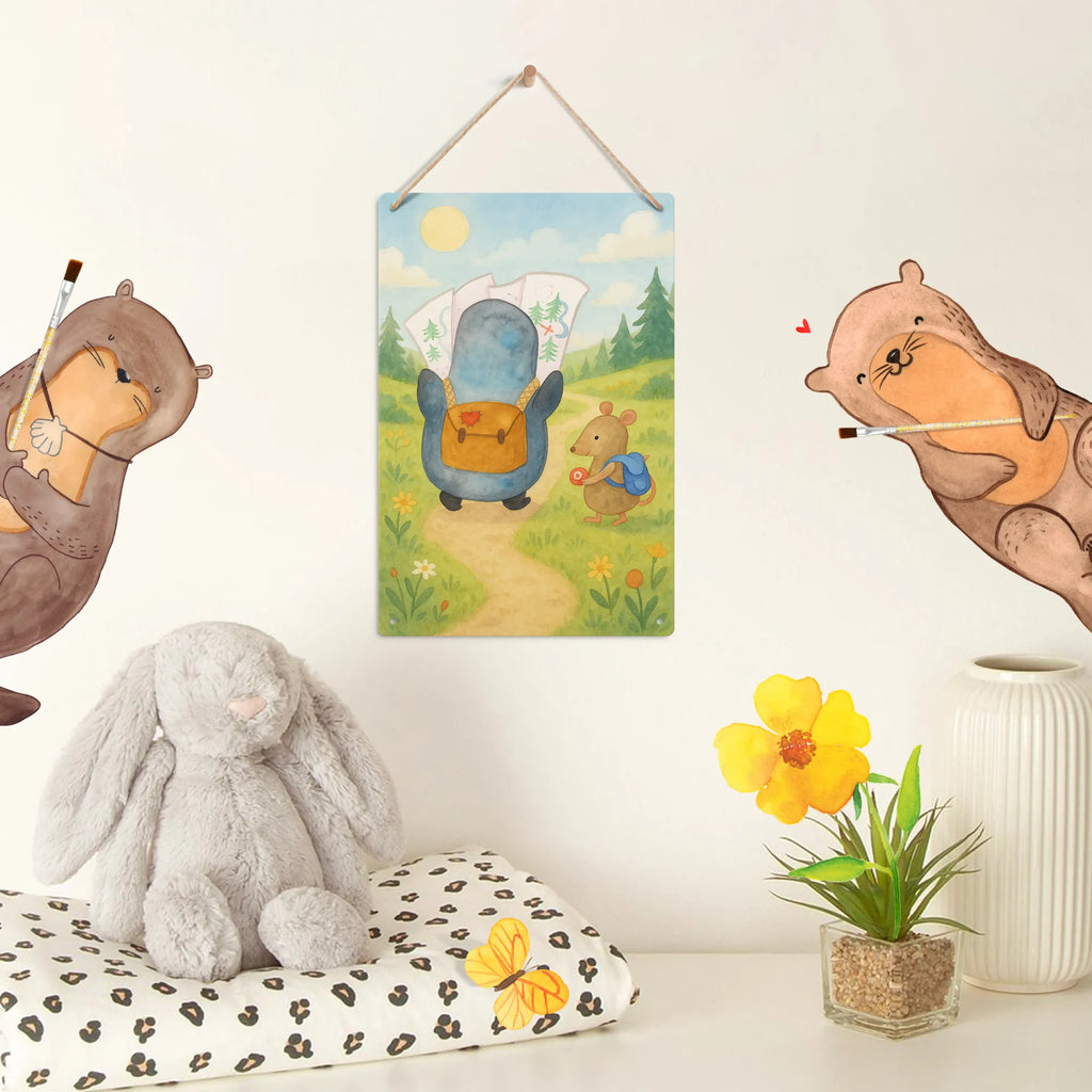 Malen nach Zahlen Metallschild Pinguin & Maus Wanderer Design Baseln, Malen nach Zahlen, Künstler, Malen, DIY, Kreativität, Ausmalbild, Kunstwerk, Bastelidee, Pinguin, Roadtrip, Abenteuer, Wanderlust, Abenteurer, Ausflug, Pinguine, wandern