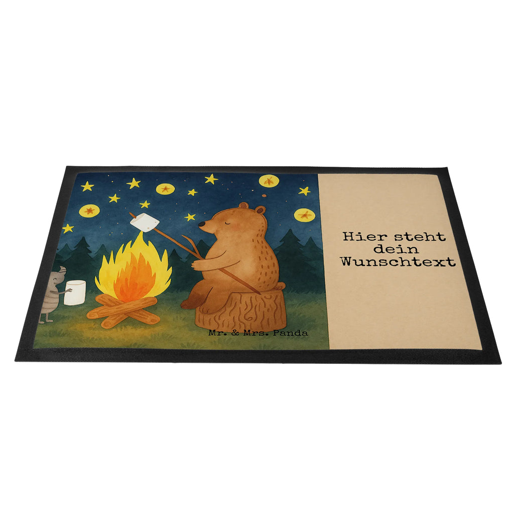 Personalisierte Fußmatte Bär & Marienkäfer Lagerfeuer Design Fußmatte mit Namen, Bedrucken, Wunschnamen, Haustürmatte personalisiert, Fußmatte bedrucken, Türvorleger mit Namen, Namensfussmatte, personalisierung, Türvorleger personalisiert, Personalisiert, Personalisierte Fußmatte, Teddy, Teddybär, Bär, Lagerfeuer