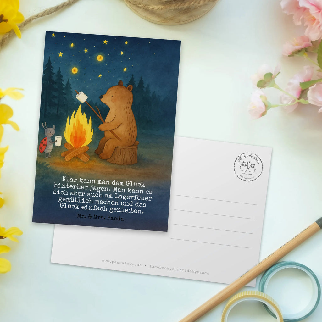 Postkarte Bär & Marienkäfer Lagerfeuer Design Postkarte, Karte, Geschenkkarte, Grußkarte, Einladung, Ansichtskarte, Geburtstagskarte, Einladungskarte, Dankeskarte, Ansichtskarten, Einladung Geburtstag, Einladungskarten Geburtstag, Bär, Teddy, Teddybär, Lagerfeuer