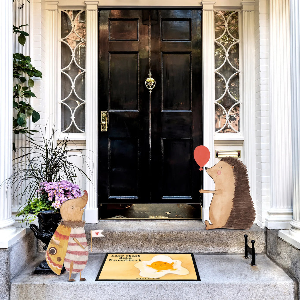 Personalisierte Fußmatte Spiegelei Ei Design Namensfussmatte, Fußmatte bedrucken, Wunschnamen, Personalisierte Fußmatte, Türvorleger mit Namen, Türvorleger personalisiert, Fußmatte mit Namen, Haustürmatte personalisiert, Personalisiert, Bedrucken, Personalisieruung, Tiermotive, Gute Laune, lustige Sprüche, Tiere, Tag, Ei, Glücklich, Liebe, Spiegelei, Schön