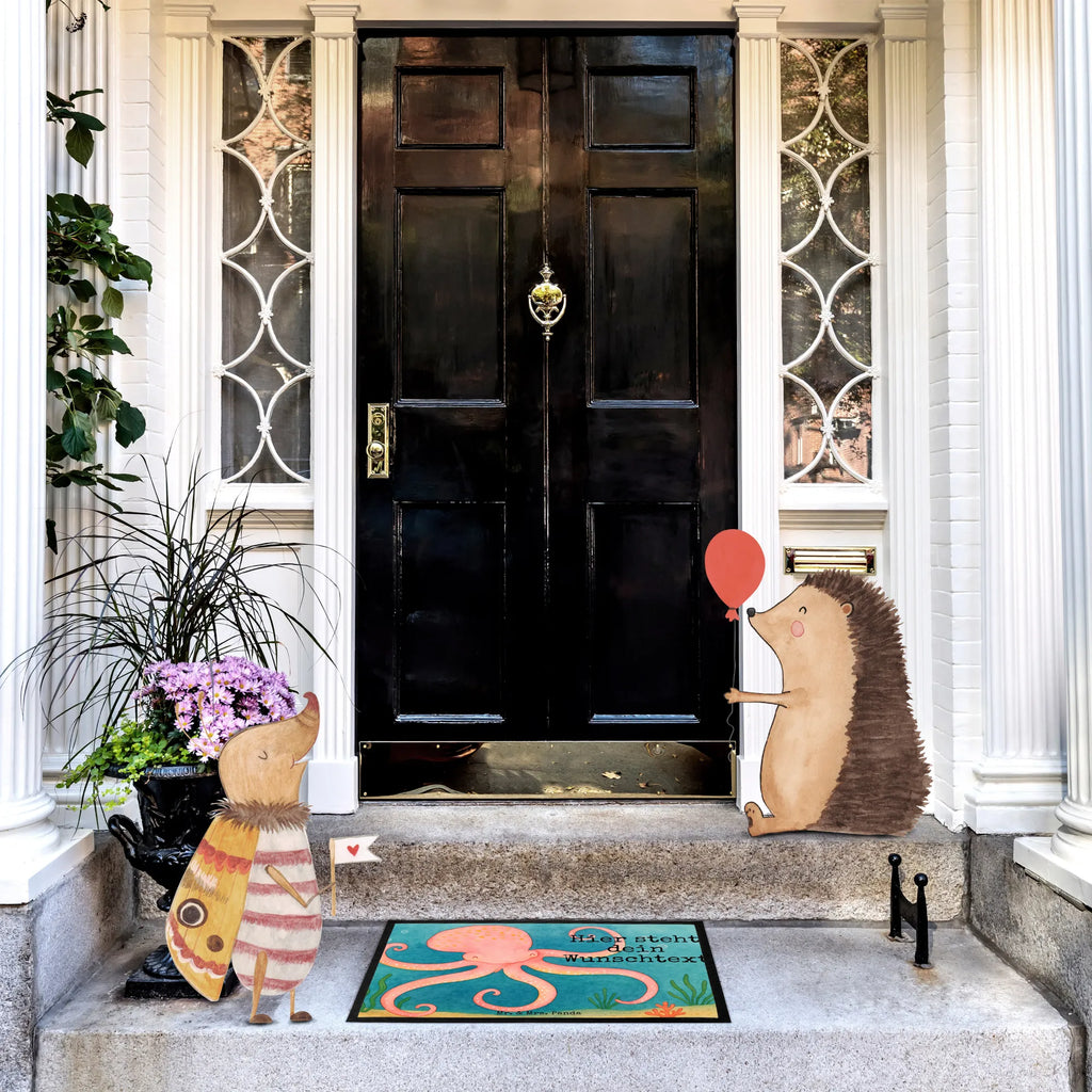 Personalisierte Fußmatte Tintenfisch Design Haustürmatte personalisiert, Fußmatte bedrucken, Wunschnamen, Personalisieruung, Namensfussmatte, Türvorleger mit Namen, Fußmatte mit Namen, Bedrucken, Personalisiert, Personalisierte Fußmatte, Türvorleger personalisiert, Tiermotive, Gute Laune, lustige Sprüche, Tiere, Krake, Arme, Tintenfisch, Wasser, Meerestier, Meer, Ozean