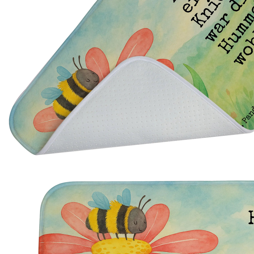 Badematte Hummel Blume Design Badvorleger, Badezimmerteppich, Badematte, Badteppich, Duschvorleger, Badgarnitur, Badläufer, Badematten Set, Rutschfester Badvorleger, Weicher Badvorleger, Saugfähiger Badvorleger, Waschbarer Badvorleger, Badvorleger Baumwolle, Badvorleger Mikrofaser, Badvorleger Naturmaterial, Badvorleger Nachhaltig, Badvorleger Für Dusche, Badvorleger Für Badewanne, Badvorleger Für Gäste-WC, Badvorleger Klein, Badvorleger Groß, Rechteckiger Badvorleger, Runder Badvorleger, Badvorleger Modern, Badvorleger Klassisch, Badvorleger Vintage, Badvorleger Design, Badvorleger Gemustert, Badvorleger Weiß, Badvorleger Schwarz, Badvorleger Antirutsch, Badvorleger Teppich, Badezimmer Matte, Bad Fußmatte, Weiche Badezimmermatte, Badematte Rutschfest, Badmatte Waschbar, Teppich Fürs Bad, Tiermotive, Gute Laune, lustige Sprüche, Tiere, Hummel, Blume, Wespe, Flauschig, Natur, Feld, Hummeln, Biene