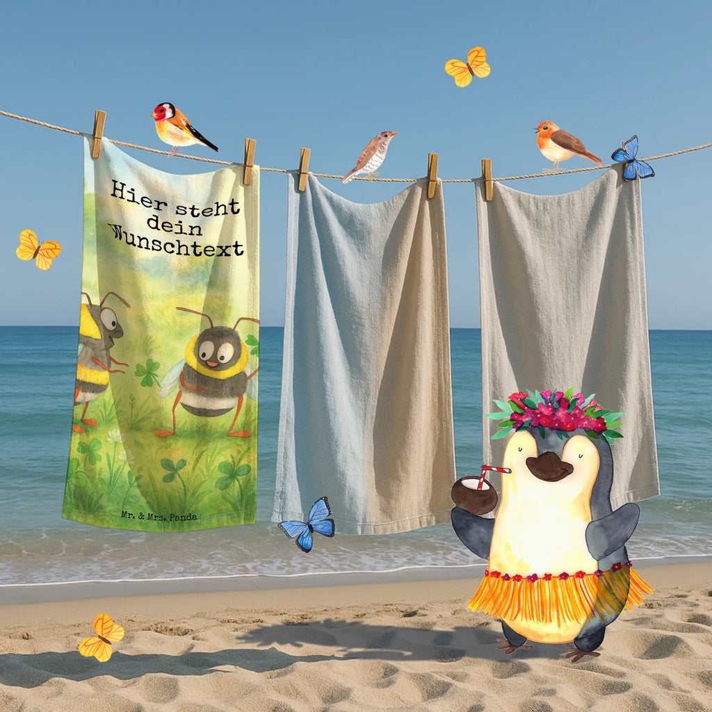 Personalisiertes Badehandtuch Hummeln Kleeblatt Design Badetuch mit Namen, Saunatuch mit Namen, Personalisiertes Handtuch, Personalisiertes Badetuch, Duschtuch mit Namen, Kinder Handtuch mit Namen, Strandtuch mit Namen, Tiermotive, Gute Laune, lustige Sprüche, Tiere, Spruch positiv, Spruch schön, Biene, glücklich werden, Spruch fröhlich, Hummel, glücklich sein, Biene Deko