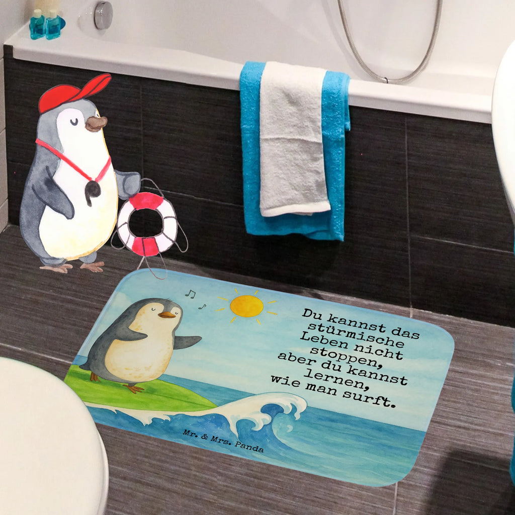 Badematte Pinguin Surfer Design Badvorleger, Badezimmerteppich, Badematte, Badteppich, Duschvorleger, Badgarnitur, Badläufer, Badematten Set, Rutschfester Badvorleger, Weicher Badvorleger, Saugfähiger Badvorleger, Waschbarer Badvorleger, Badvorleger Baumwolle, Badvorleger Mikrofaser, Badvorleger Naturmaterial, Badvorleger Nachhaltig, Badvorleger Für Dusche, Badvorleger Für Badewanne, Badvorleger Für Gäste-WC, Badvorleger Klein, Badvorleger Groß, Rechteckiger Badvorleger, Runder Badvorleger, Badvorleger Modern, Badvorleger Klassisch, Badvorleger Vintage, Badvorleger Design, Badvorleger Gemustert, Badvorleger Weiß, Badvorleger Schwarz, Badvorleger Antirutsch, Badvorleger Teppich, Badezimmer Matte, Bad Fußmatte, Weiche Badezimmermatte, Badematte Rutschfest, Badmatte Waschbar, Teppich Fürs Bad, Pinguin, Pinguine, surfen, Surfer, Hawaii, Urlaub, Wellen, Wellen reiten, Portugal