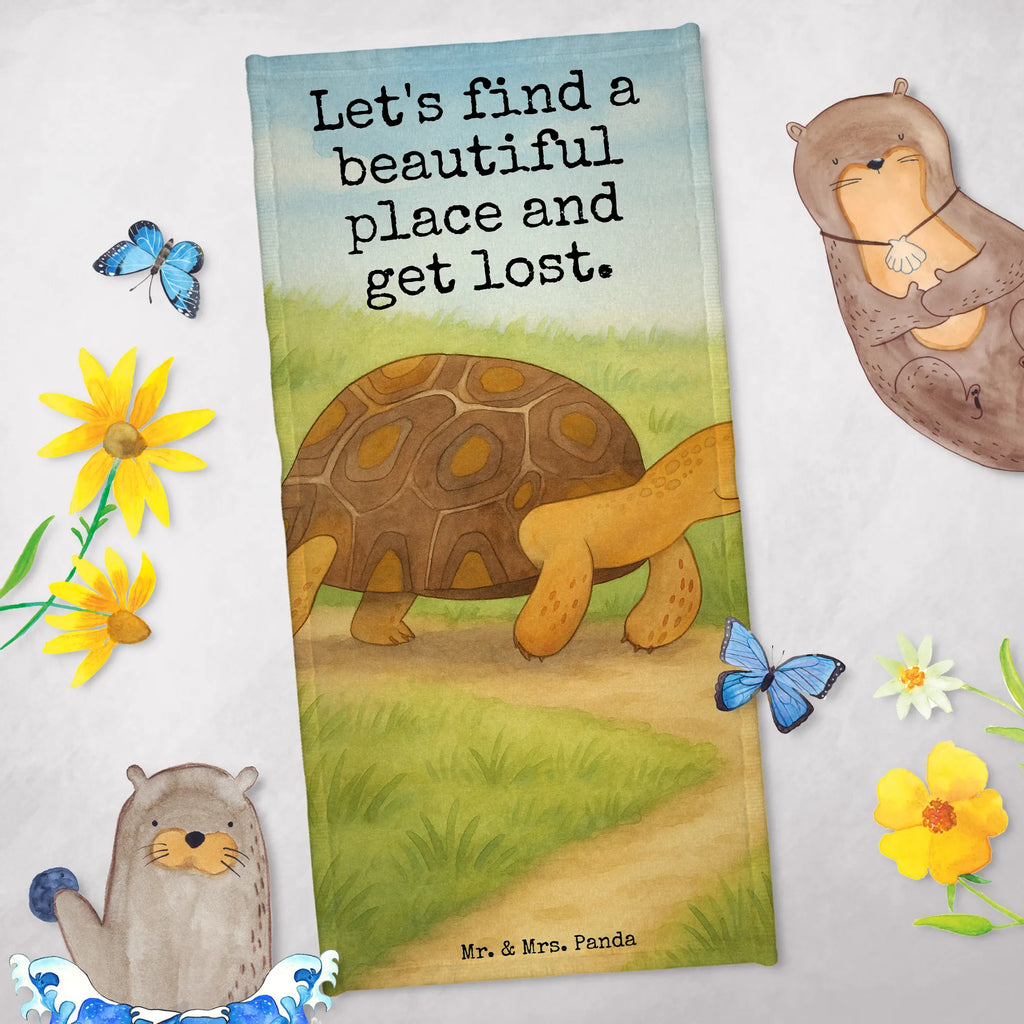 Badehandtuch Schildkröte Marschieren Design Duschtuch, Badetuch, Strandtuch, Saunatuch, Kinder Handtuch, Meerestiere, Meer, Urlaub, Schildkröte, Schildkröten, get lost, Abenteuer, Reiselust, Inspiration, Neustart, Motivation, Lieblingsmensch