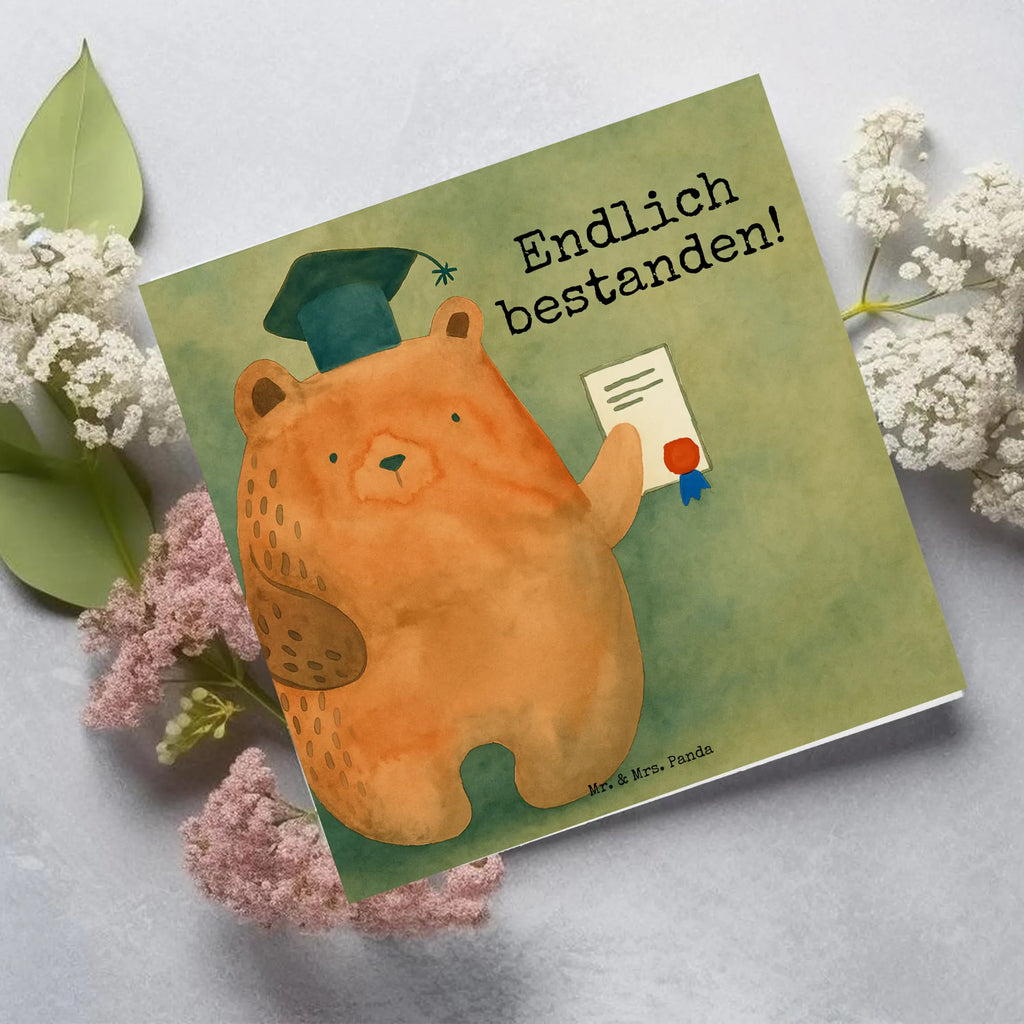 Deluxe Karte Bär Prüfung Design Karte, Grußkarte, Klappkarte, Einladungskarte, Glückwunschkarte, Hochzeitskarte, Geburtstagskarte, Hochwertige Grußkarte, Hochwertige Klappkarte, Bär, Teddy, Teddybär, Abitur, Prüfungen, Prüfung bestanden, Abschluss, Zeugnis, Abschlusszeugnis