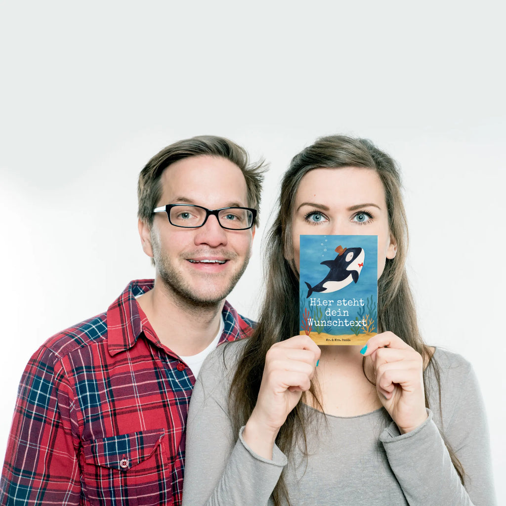 Personalisierte Postkarte Orca Zylinder Design Postkarte personalisierbar, Postkarte mit Wunschtext, Ansichtskarte mit Namen, Karte mit Wunschtext, Ansichtskarte mit Wunschtext, Karte mit Namen, Einladung mit Wunschtext, Einladung mit Namen, Geschenkkarte mit Namen, Geschenkkarte mit Wunschtext, Grußkarte mit Wunschtext, Postkarte bedrucken, Grußkarte mit Namen, Postkarte mit Namen, Meerestiere, Meer, Urlaub, Orca, Fest, Geburtstag, Glückwunsch, Konfetti, Feier, Fete, Glitter, Glitzer, Narwal