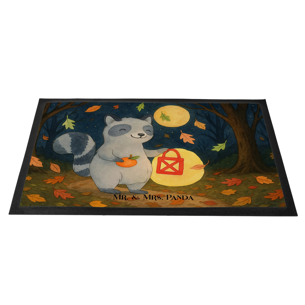Doormat Raccoon Lantern Design Fußabtreter, Fußmatte waschbar, Haustürmatte, Eingangsteppich, Fußabtreter außen, Fußabstreifer, Schmutzfangmatte waschbar, Gummimatte, Fussmatten, Sauberlaufmatte, Fußabstreifer außen, Matte, Fußmatte innen, Motivfußmatte, Schmutzfangmatte, Fußmatte outdoor, Fußmatten, Fussmatten online, Schmutzfangteppich, Fußmatte außen, Türvorleger, Gummi Matte, Türmatte, Vorleger, Schmutzfänger, Schmutzmatte, Fußmatte außen wetterfest, Halloween, Deko, Martinssingen, Dekoration, Geschenke, Schenken, Trick or Treat, Waschbär, Süßes sonst gibt's saures, Halloween Deko, Laterne, Herbst