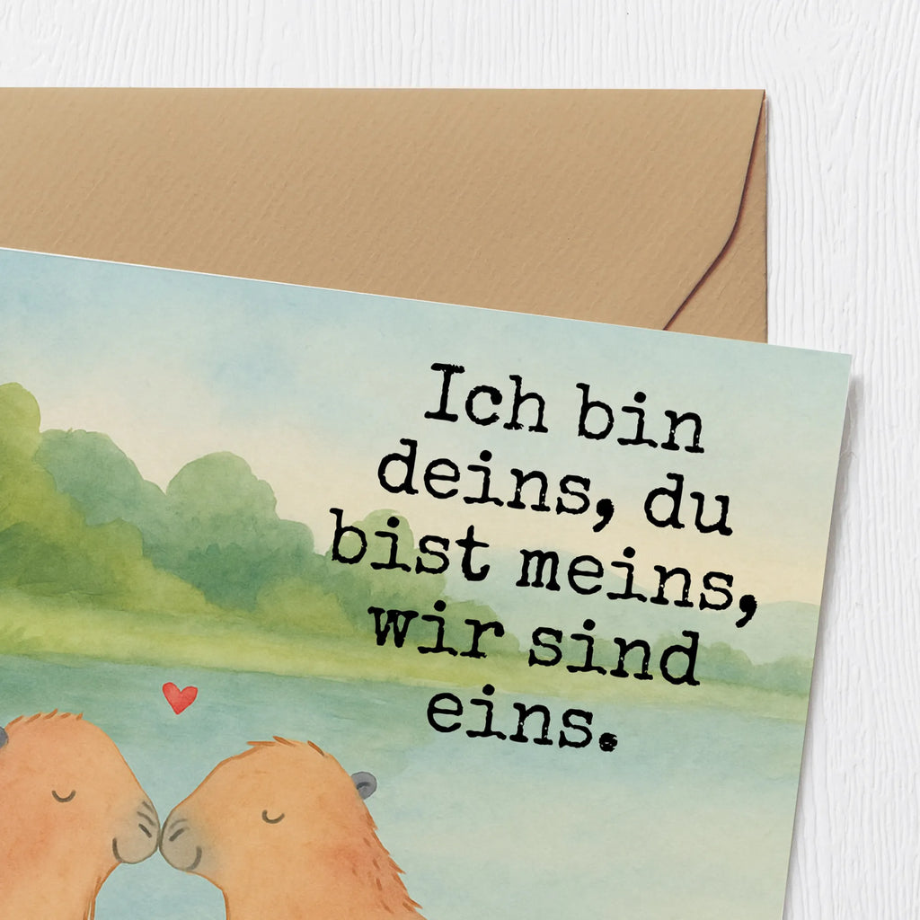 Karta Deluxe kapibara miłość Design Hochzeitskarte, Hochwertige Klappkarte, Hochwertige Grußkarte, Karte, Klappkarte, Einladungskarte, Grußkarte, Glückwunschkarte, Geburtstagskarte, Tiermotive, Gute Laune, lustige Sprüche, Tiere, Liebesspruch, Ehejubiläum, Liebe, Handgezeichnet, Geschenkidee, Beziehung, Valentinstag, Kuschel Capybaras, Liebesbeweis, Herzlich, Capybara, Ich bin deins, Du bist meins, verliebt, Jahrestag, Tierliebe, Romantisches Geschenk, Paar, Verschmolzen, Partnertiere