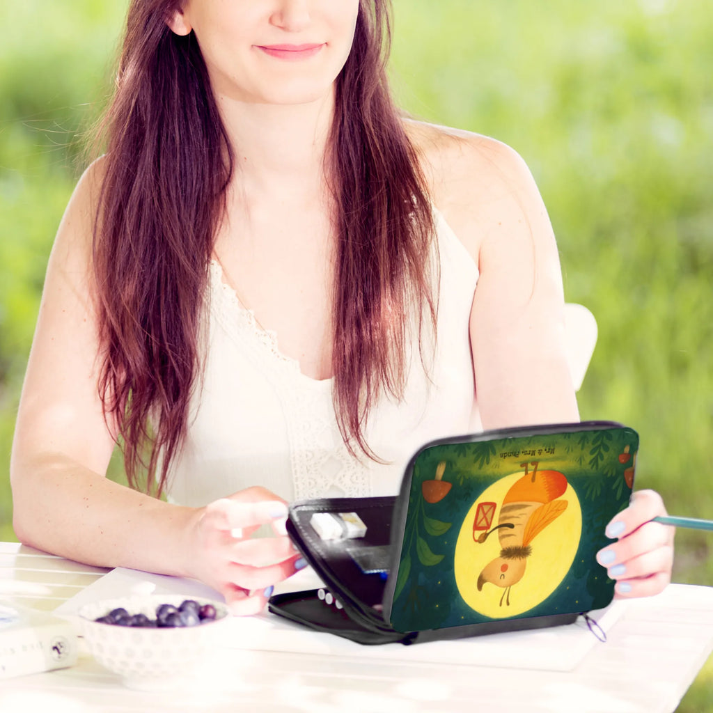 Federmappe Glühwürmchen Design Federmappe, Stiftetasche, Stifte Etui, Schule, Einschulung, Geschenk, Kind, Schüler, Schülerin, Stifterolle, Federmäppchen, Motiv, Grundschule, Federmäppchen bedruckt, Büro Stifte Etui, Bestückte Federmappe, Kinder Federmappe, Federmappe Einschulung, Tiermotive, Gute Laune, lustige Sprüche, Tiere, Glühwürmchen, Glühwurm, Falter, Liebe, Leuchten, magisch, Liebesbeweis, Lieblingsmensch, Verlobung, Heiratsantrag, Jahrestag, Liebesspruch