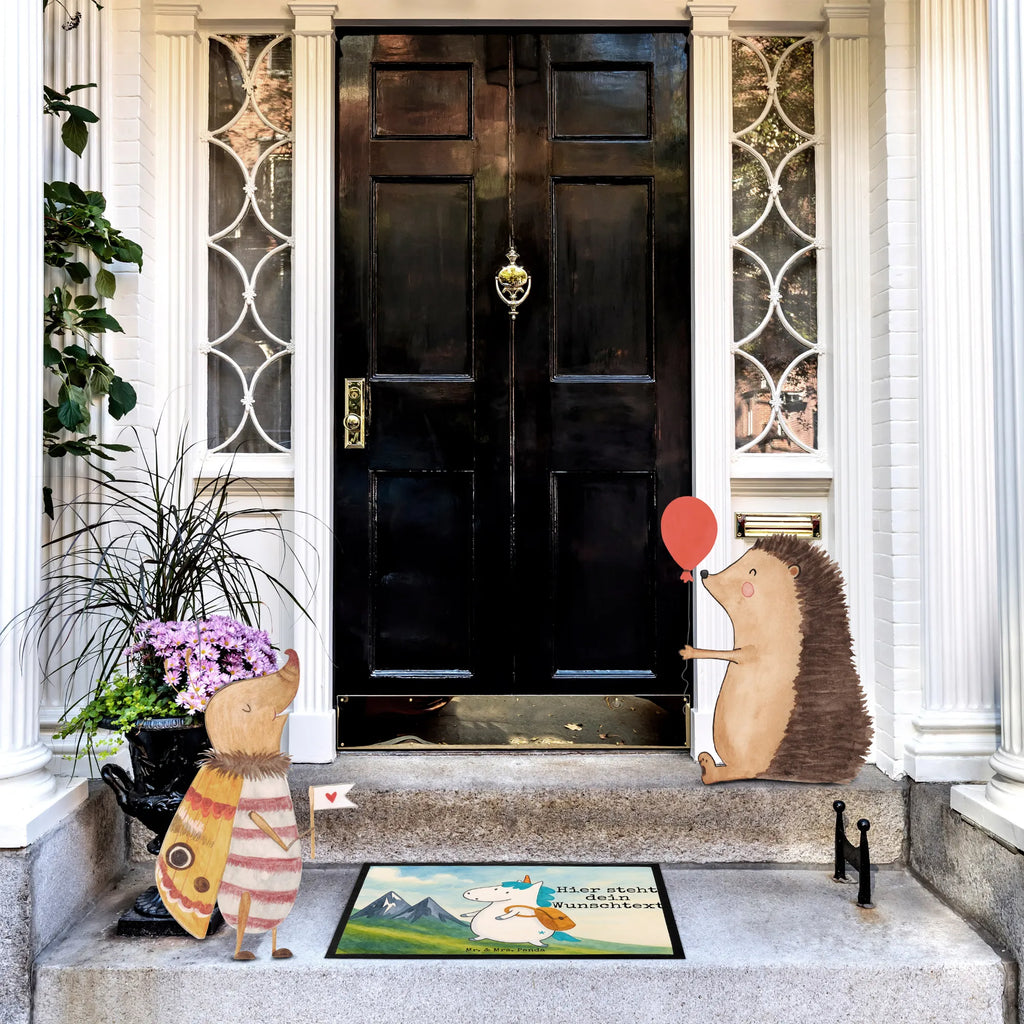 Personalisierte Fußmatte Einhorn Bergsteiger Design Fußmatte bedrucken, Wunschnamen, Haustürmatte personalisiert, Türvorleger mit Namen, Personalisieruung, Personalisierte Fußmatte, Türvorleger personalisiert, Personalisiert, Fußmatte mit Namen, Bedrucken, Namensfussmatte, Einhorn, Einhörner, Einhorn Deko, Unicorn, Abenteuer, Reisen, Abenteurer, Berge, Entdecker, Bergsteiger, Weltenbummler, Urlaub, Weltreise