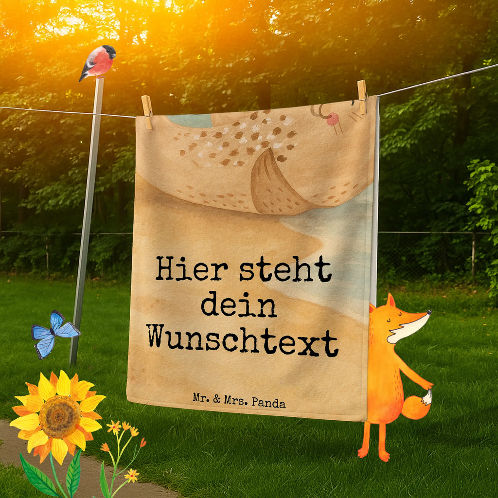 Personalisiertes Badehandtuch Robbe Liegen Design Personalisiertes Badetuch, Strandtuch mit Namen, Personalisiertes Handtuch, Saunatuch mit Namen, Kinder Handtuch mit Namen, Duschtuch mit Namen, Badetuch mit Namen, Tiermotive, Gute Laune, lustige Sprüche, Tiere, Meerestier, Seehund, Strand, Lachen, Robbe, Ostsee, Nordsee, Freude, Robben