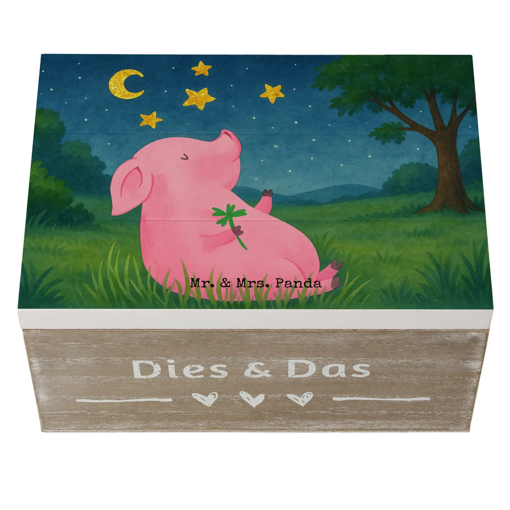Holzkiste Schwein Glück Design Erinnerungsbox, Holzkiste, Schatzkiste, Schatulle, Geschenkbox, Kiste, Dekokiste, Truhe, Geschenkdose, Erinnerungskiste, Aufbewahrungsbox, XXL, Tiermotive, Gute Laune, lustige Sprüche, Tiere, Motivation, Schwein, Glücksschwein. Glück, Glücksbringer, Schweinchen, Sterne, Ziele, Träume, Sernchen