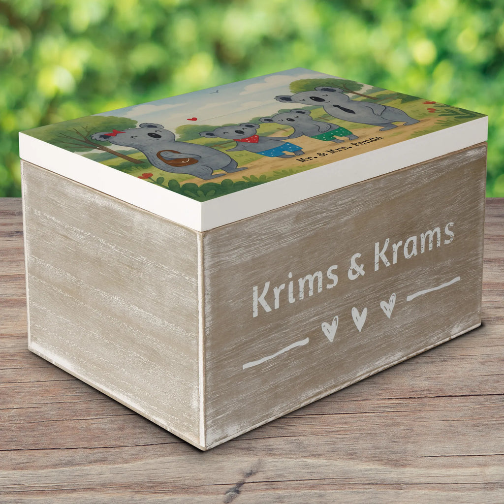 Skrzynia drewniana Rodzina koali dwa Design Schatzkiste, Erinnerungskiste, Erinnerungsbox, Geschenkdose, Kiste, Holzkiste, XXL, Schatulle, Dekokiste, Aufbewahrungsbox, Geschenkbox, Truhe, Familie, Vatertag, Muttertag, Bruder, Schwester, Mama, Papa, Oma, Opa, Koalabär, Koala, beste Familie, Lieblingsfamilie, Familienzeit, Familienleben, Koalafamilie