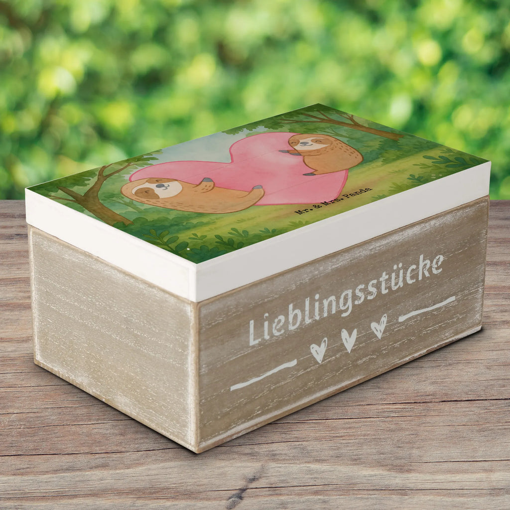 Holzkiste Faultiere Herz Design Holzkiste, Dekokiste, Erinnerungsbox, Geschenkdose, Geschenkbox, XXL, Schatzkiste, Truhe, Aufbewahrungsbox, Erinnerungskiste, Kiste, Schatulle, Liebe, Partner, Freund, Freundin, Ehemann, Ehefrau, Heiraten, Verlobung, Heiratsantrag, Liebesgeschenk, Jahrestag, Hocheitstag, Valentinstag, Geschenk für Freundin, für Ehemann, für Männer, Mitbringsel, Liebesbeweis, Geschenk für Partner, Geschenk für Frauen, Hochzeitstag