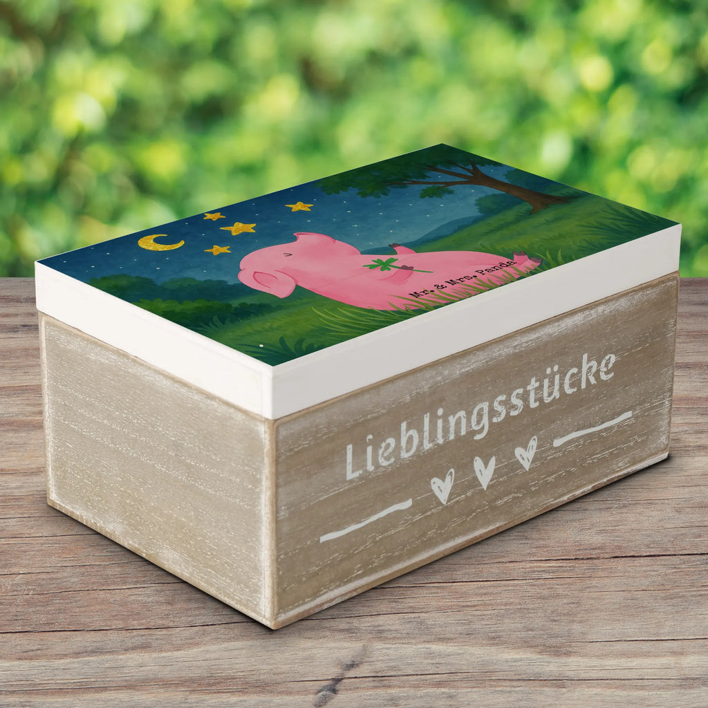 Holzkiste Schwein Glück Design Erinnerungsbox, Holzkiste, Schatzkiste, Schatulle, Geschenkbox, Kiste, Dekokiste, Truhe, Geschenkdose, Erinnerungskiste, Aufbewahrungsbox, XXL, Tiermotive, Gute Laune, lustige Sprüche, Tiere, Motivation, Schwein, Glücksschwein. Glück, Glücksbringer, Schweinchen, Sterne, Ziele, Träume, Sernchen
