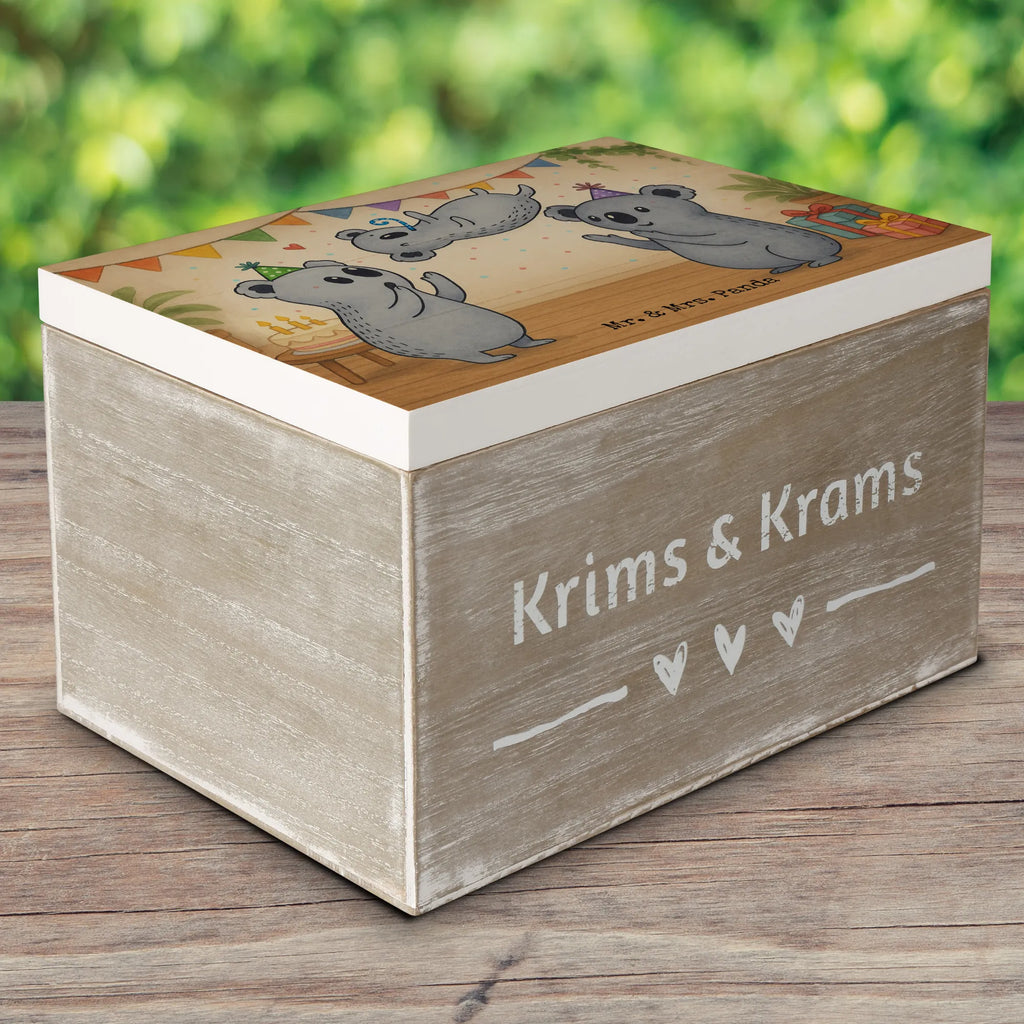 Wooden chest koalas Birthday Design Truhe, Erinnerungskiste, Erinnerungsbox, Geschenkbox, Aufbewahrungsbox, Kiste, Schatulle, Schatzkiste, XXL, Dekokiste, Holzkiste, Geschenkdose, Geburtstag, Geburtstagsgeschenk, Geschenk, Happy Birthday, Geburtstage, Koala, Geburtstagsfeier