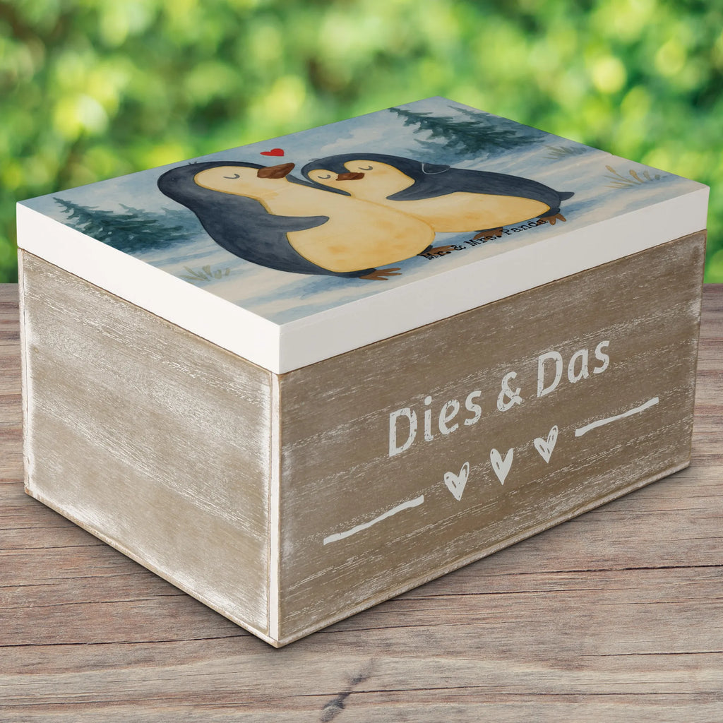Skrzynia drewniana Pingwin przytulać Design Erinnerungsbox, Schatzkiste, Truhe, Geschenkdose, Geschenkbox, Dekokiste, Holzkiste, Kiste, Schatulle, XXL, Erinnerungskiste, Aufbewahrungsbox, Pinguin, Liebespaar, Hochzeitstag, Verlobung, Hochzeitsgeschenk, Liebe, Liebesbeweis, Liebesgeschenk, Jahrestag, Hochzeit