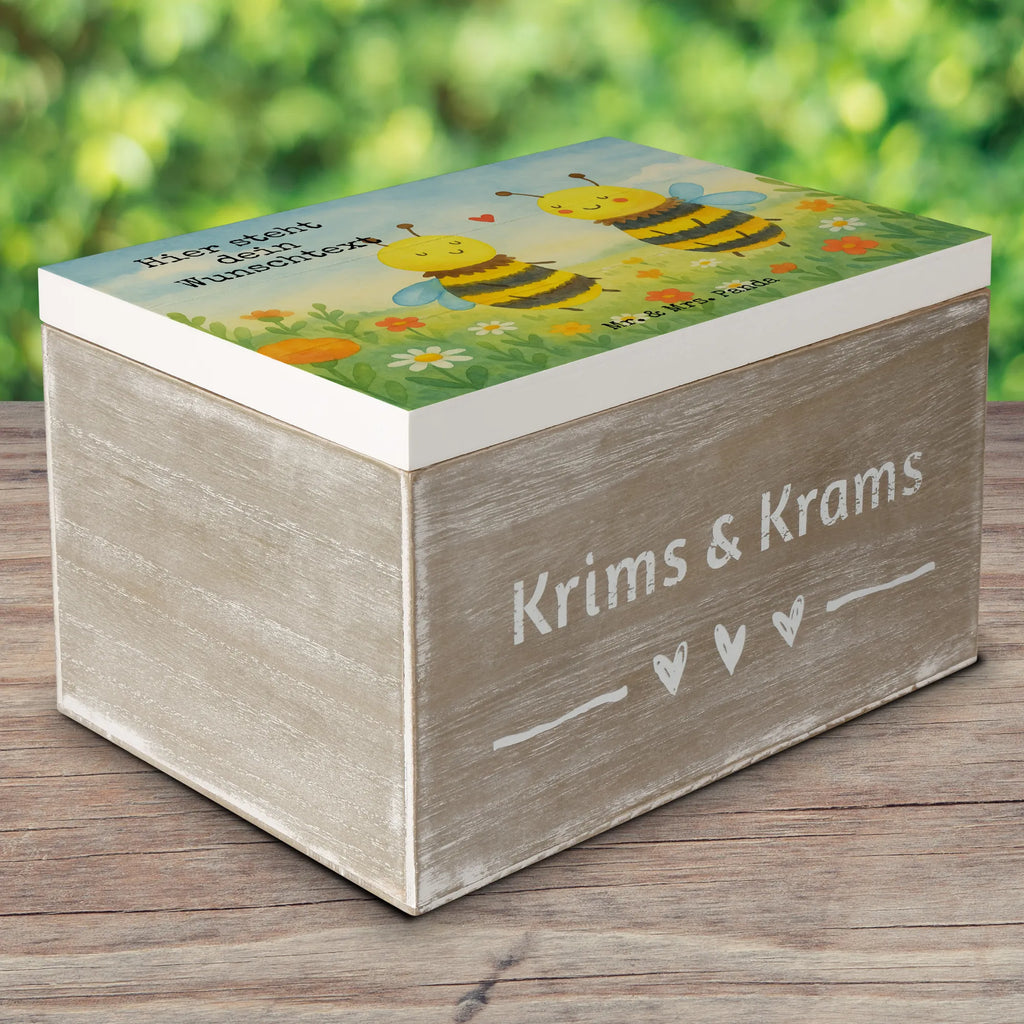 Personalisierte Holzkiste Biene Verliebt Design Erinnerungskiste, GEschenkdose personalisiert, Schatulle Personalisiert, Dekokiste Personalisiert, Aufbewahrungsbox Personalisiert, Kiste Personalisiert, Erinnerungsbox Personalisiert, Schatzkiste mit Namen, Kiste mit Namen, Aufbewahrungsbox mit Namen, Schatzkiste Personalisiert, Erinnerungsbox mit Namen, Holzkiste Personalisiert, mit Namen, Holzkiste mit Namen, Dekokiste mit Namen, Truhe Personalisiert, Geschenkbox personalisiert, Erinnerungskiste Personalisiert, Schatulle mit Namen, Truhe mit Namen, Biene, Wespe, Hummel