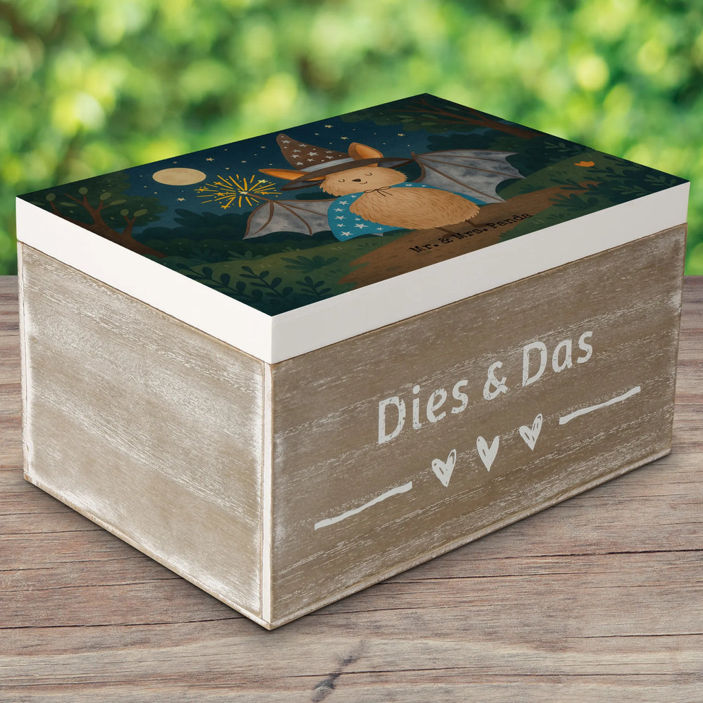 Holzkiste Fledermaus Zauberer Design XXL, Schatzkiste, Kiste, Aufbewahrungsbox, Geschenkdose, Schatulle, Holzkiste, Truhe, Dekokiste, Erinnerungskiste, Geschenkbox, Erinnerungsbox, Tiermotive, Gute Laune, lustige Sprüche, Tiere, Zauberer, Fledermaus, Fledermäuse, Frauen, reinsteigern, Magier