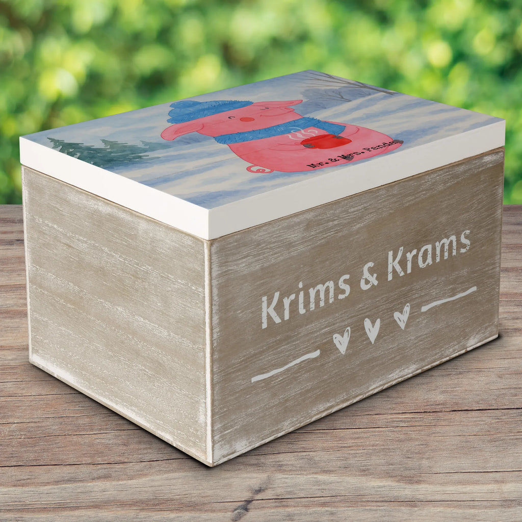 Holzkiste Schweinchen Glühwein Design Holzkiste, Kiste, Schatzkiste, Truhe, Schatulle, XXL, Erinnerungsbox, Erinnerungskiste, Dekokiste, Aufbewahrungsbox, Geschenkbox, Geschenkdose, Winter, Weihnachten, Weihnachtsdeko, Nikolaus, Advent, Heiligabend, Wintermotiv, Glühwein, Betrunken, Weihnachtsmarkt, Spruch