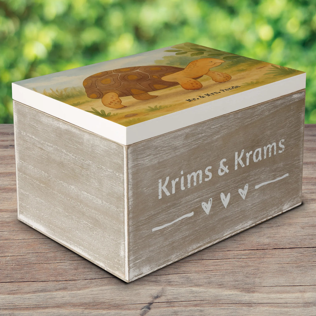 Holzkiste Schildkröte Marschieren Design Truhe, Schatulle, Geschenkdose, Schatzkiste, Dekokiste, Kiste, Erinnerungskiste, Aufbewahrungsbox, Geschenkbox, XXL, Erinnerungsbox, Holzkiste, Meerestiere, Meer, Urlaub, Schildkröten, get lost, Lieblingsmensch, Inspiration, Neustart, Motivation, Abenteuer, Reiselust, Schildkröte
