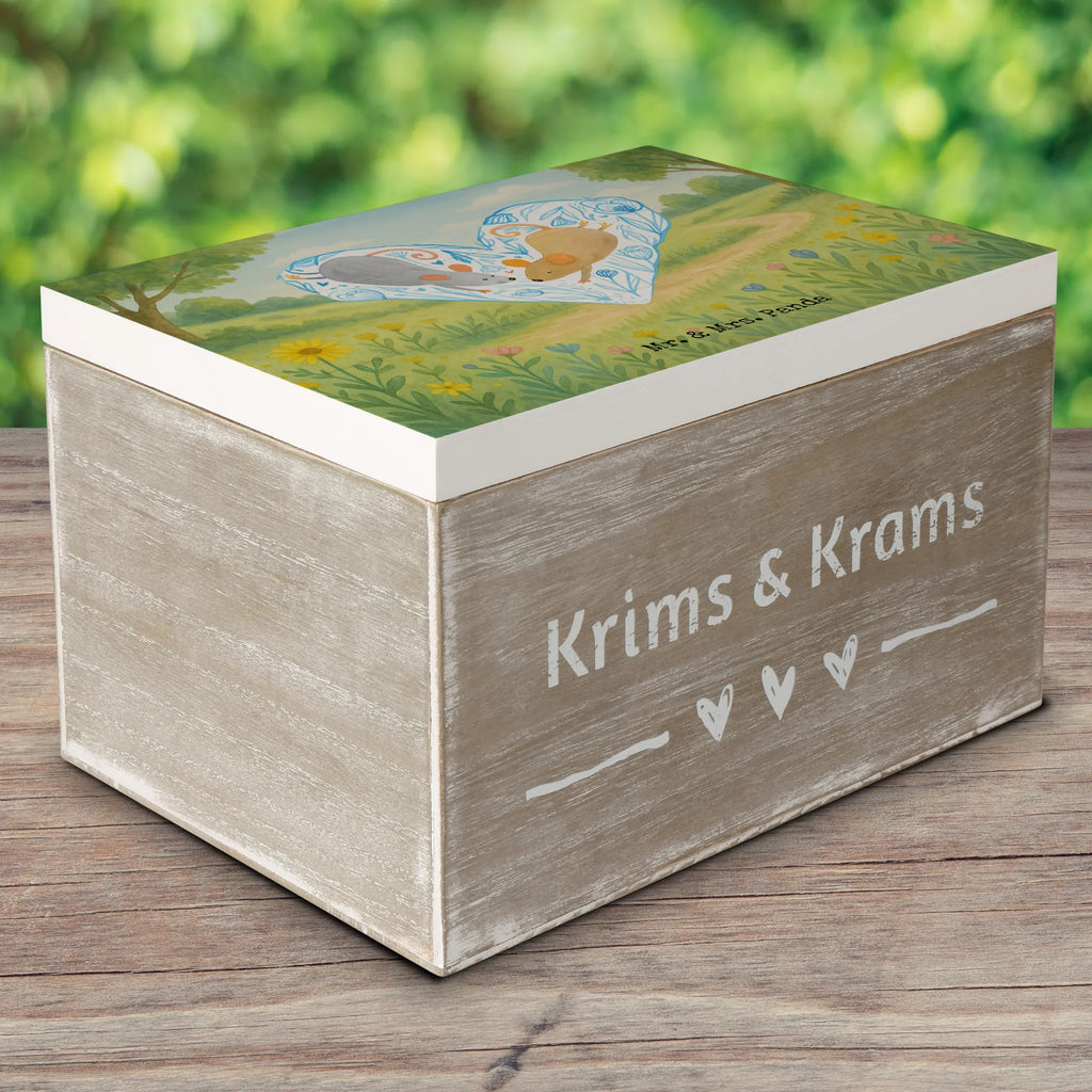 Wooden chest Mice heart Design Truhe, Geschenkbox, Schatzkiste, Erinnerungskiste, Schatulle, Aufbewahrungsbox, Holzkiste, XXL, Geschenkdose, Erinnerungsbox, Kiste, Dekokiste, Liebe, Partner, Freund, Freundin, Ehemann, Ehefrau, Heiraten, Verlobung, Heiratsantrag, Liebesgeschenk, Jahrestag, Hocheitstag, Liebesbeweis, Love, Geschenk für zwei, Liebesbotschaft, Maus, Lieblingsmensch, Hochzeit, Mäuse, Gemeinsamkeit