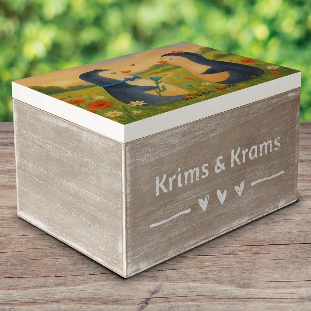 Skrzynia drewniana Pingwin para Design Geschenkdose, Truhe, Geschenkbox, XXL, Dekokiste, Schatulle, Schatzkiste, Aufbewahrungsbox, Kiste, Holzkiste, Erinnerungskiste, Erinnerungsbox, Pinguin, große Liebe, Liebesbeweis, Liebe, Hochzeitstag, Traumpaar, Hochzeit, Liebesgeschenk, Liebespaar, Hochzeitsgeschenk, Pinguine, Jahrestag, Verlobung