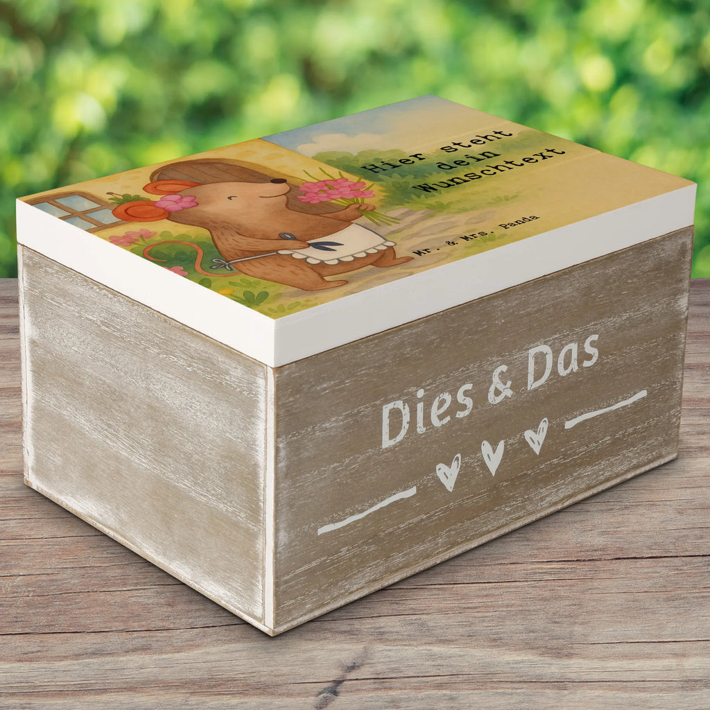 Personalised wooden chest Mouse Best neighbor in the world Design Schatzkiste mit Namen, Dekokiste Personalisiert, Kiste mit Namen, Erinnerungskiste Personalisiert, Holzkiste mit Namen, Geschenkbox personalisiert, Dekokiste mit Namen, mit Namen, Kiste Personalisiert, Erinnerungskiste, GEschenkdose personalisiert, Truhe mit Namen, Erinnerungsbox Personalisiert, Erinnerungsbox mit Namen, Schatzkiste Personalisiert, Truhe Personalisiert, Schatulle mit Namen, Schatulle Personalisiert, Holzkiste Personalisiert, Aufbewahrungsbox mit Namen, Aufbewahrungsbox Personalisiert, für, Dankeschön, Geschenk, Schenken, Geburtstag, Geburtstagsgeschenk, Geschenkidee, Danke, Bedanken, Mitbringsel, Freude machen, Geschenktipp, Anwohnerin, Nachbarin, Nachbarschaft, Nachbarn, Angrenzer, Freundschaft, Freundin, Bewohnerin
