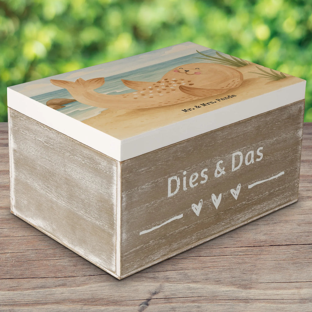 Holzkiste Robbe Liegen Design Holzkiste, Geschenkbox, XXL, Aufbewahrungsbox, Geschenkdose, Kiste, Schatzkiste, Erinnerungsbox, Dekokiste, Schatulle, Truhe, Erinnerungskiste, Tiermotive, Gute Laune, lustige Sprüche, Tiere, Lachen, Nordsee, Robbe, Robben, Meerestier, Freude, Strand, Seehund, Ostsee