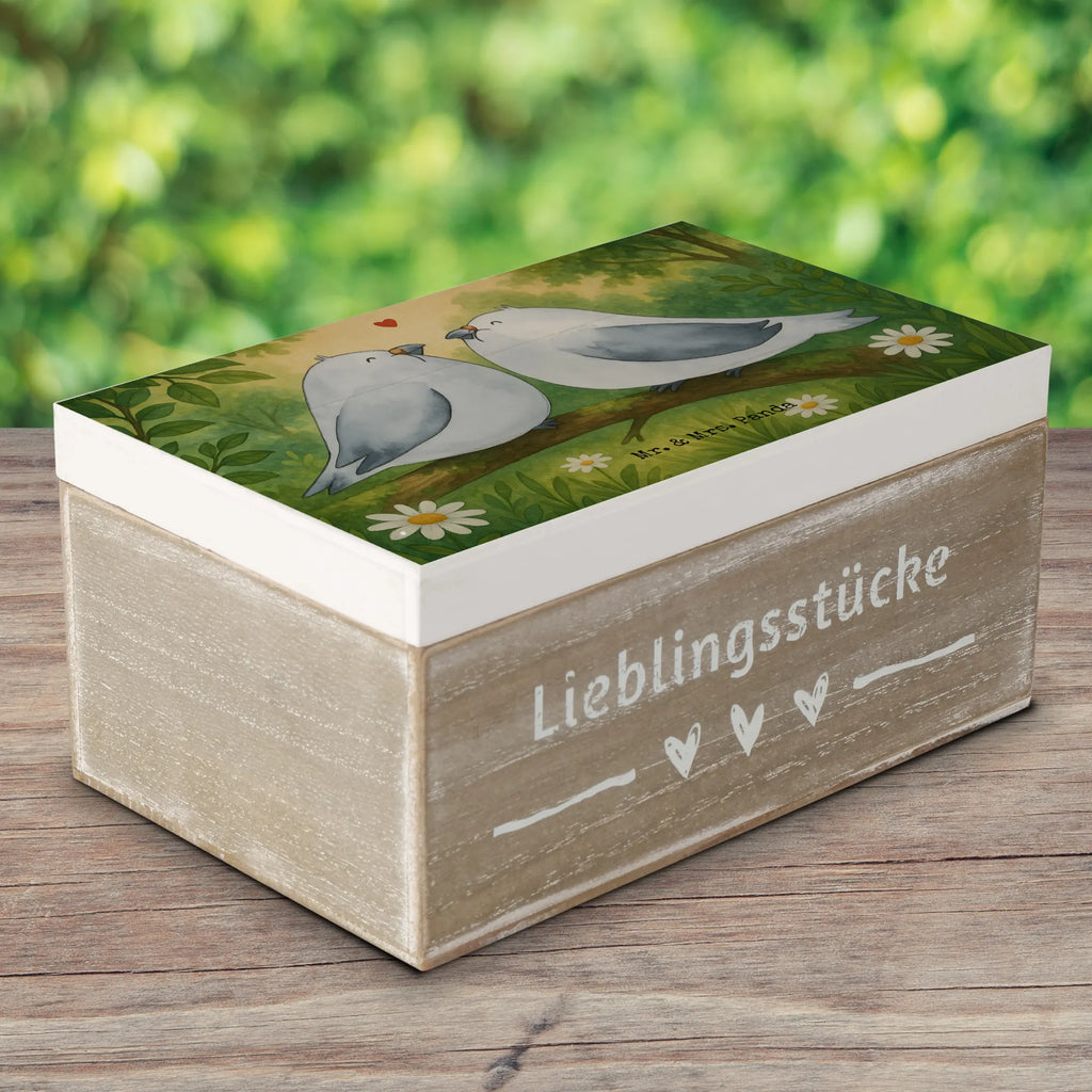 Wooden chest Turtledoves in love Design Truhe, Box aus Holz, Erinnerungsbox Hochzeit, Dekokiste, Holzbox mit Deckel, Schatzkiste, Kiste, Erinnerungsbox, Holzkiste mit Deckel, Erinnerungsbox Baby, Aufbewahrungsbox Holz, Schatulle, Erinnerungskiste, Dekorative Holzkiste, Holztruhe, Holzbox, Aufbewahrungsbox, Holzkisten, Holzboxen, Holz Aufbewahrungsbox, Aufbewahrungskiste, Aufbewahrungsbox aus Holz, Holzkiste, Geschenkbox, Schmuckkästchen, Deko Box, Ordnungsbox, Freundin, Ehefrau, Freund, Jahrestag, Ehemann, Partner, Liebesgeschenk, Verlobung, Heiratsantrag, Heiraten, Hocheitstag, Liebe, Hochzeitstag, Liebesbeweis, Geschenk Freund, Turteltauben, Verheiratet, Turteltäubchen, Tauben, Verlobt, Geschenk Hochzeit, Geschenk Freundin, Verliebt