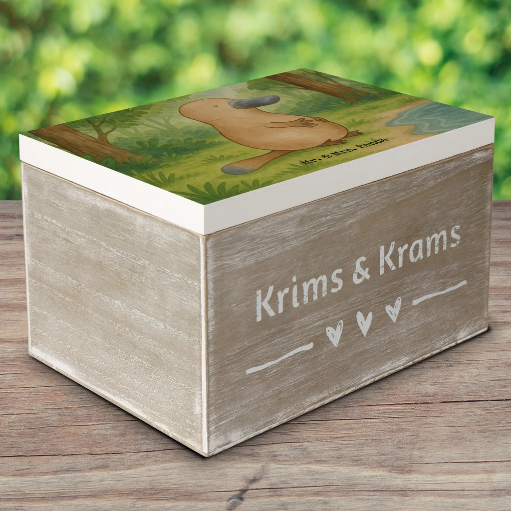 Holzkiste Schnabeltier Mut Design XXL, Geschenkdose, Erinnerungsbox, Geschenkbox, Aufbewahrungsbox, Kiste, Schatzkiste, Erinnerungskiste, Dekokiste, Schatulle, Truhe, Holzkiste, Meerestiere, Meer, Urlaub, Mut, Training, Raodtrip, Weltreise, Neustart, Motivation, Büro, mutig, Arbeit, Neuanfang, Schnabeltiere, Lebensweisheit, Schnabeltier